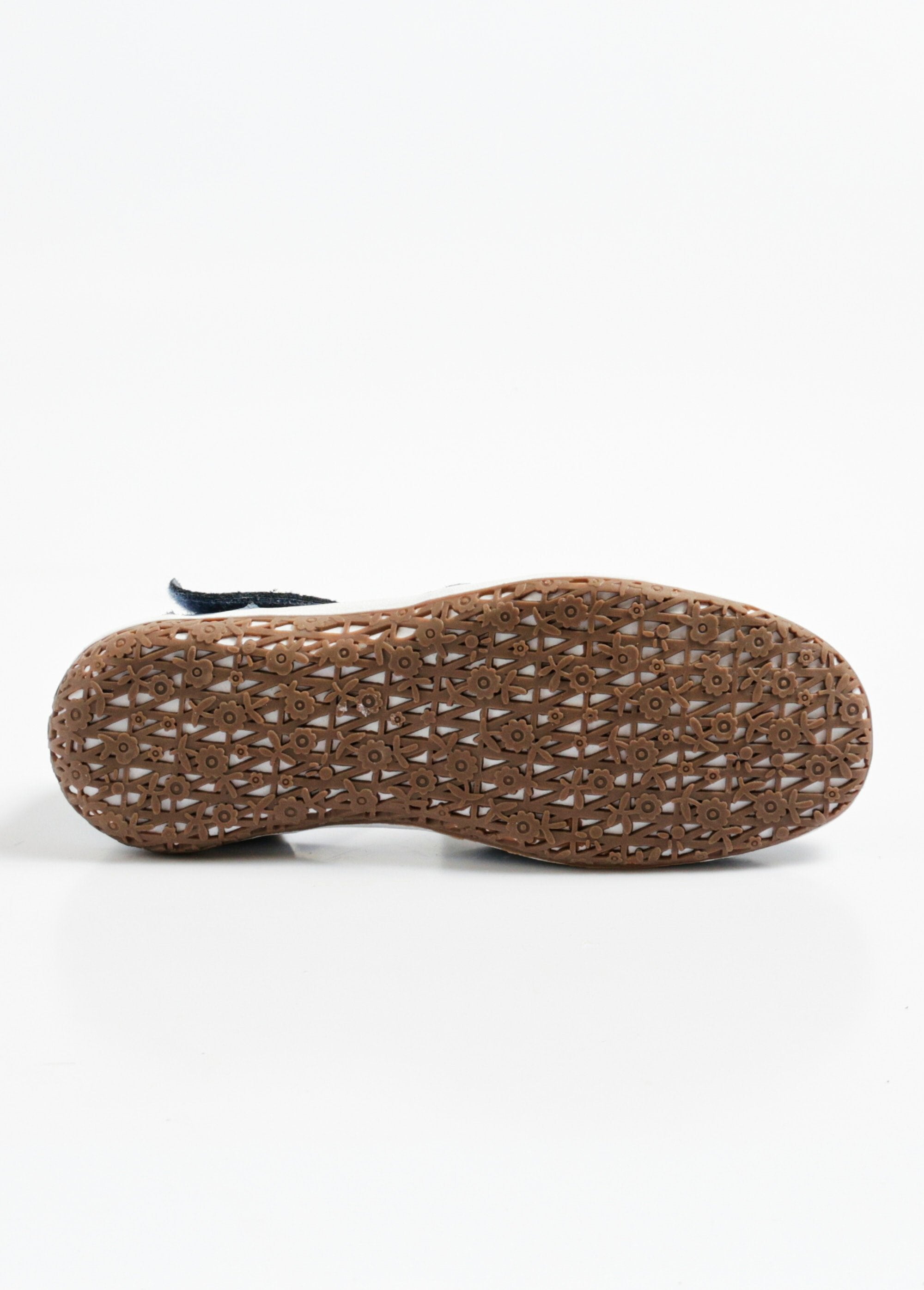 Cómodas_bailarinas_de_piel_calada_con_velcro_Azul_UN1_slim