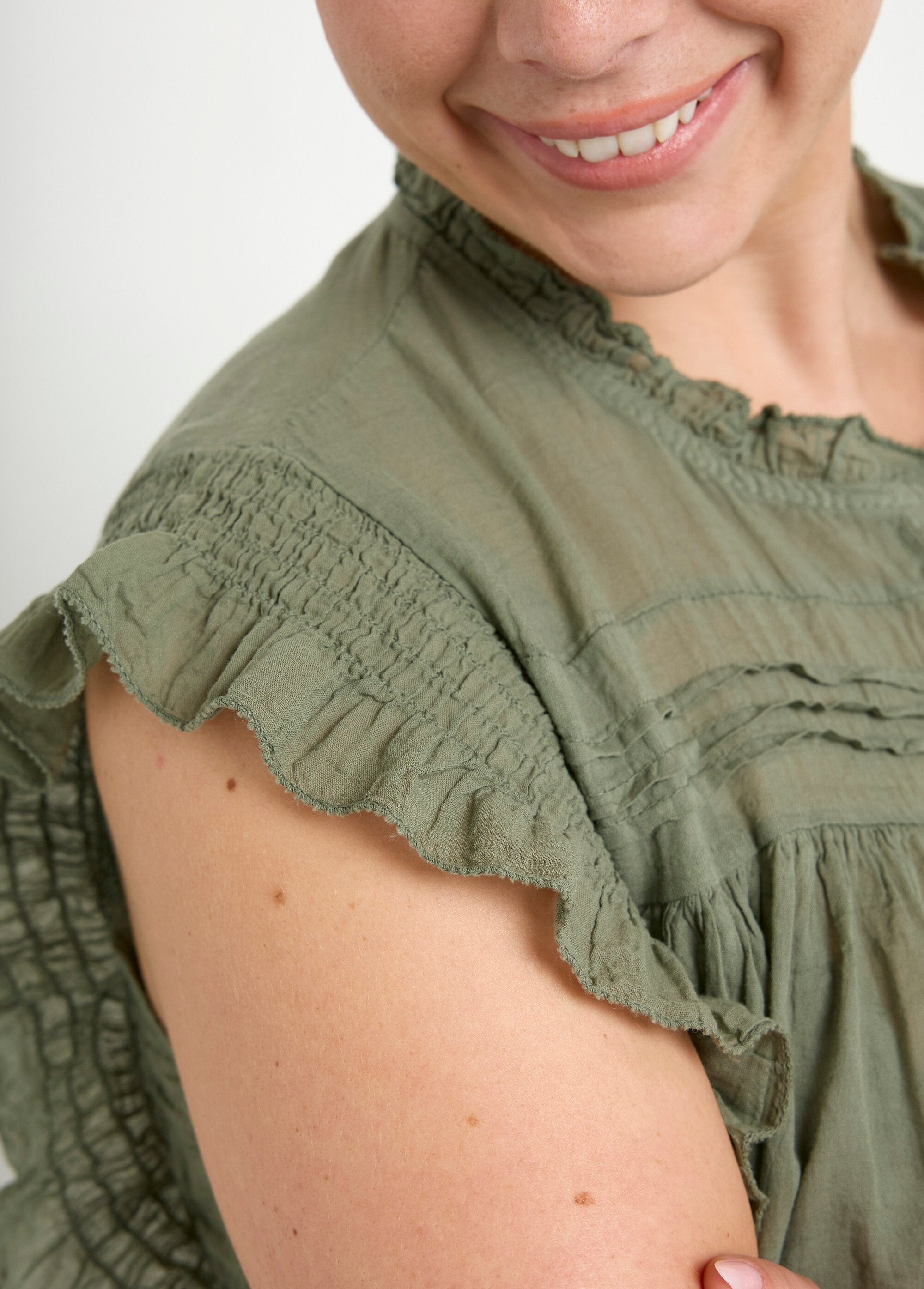 Blusa_de_voile_de_algodón_sin_mangas_Caqui_DE1_curvy