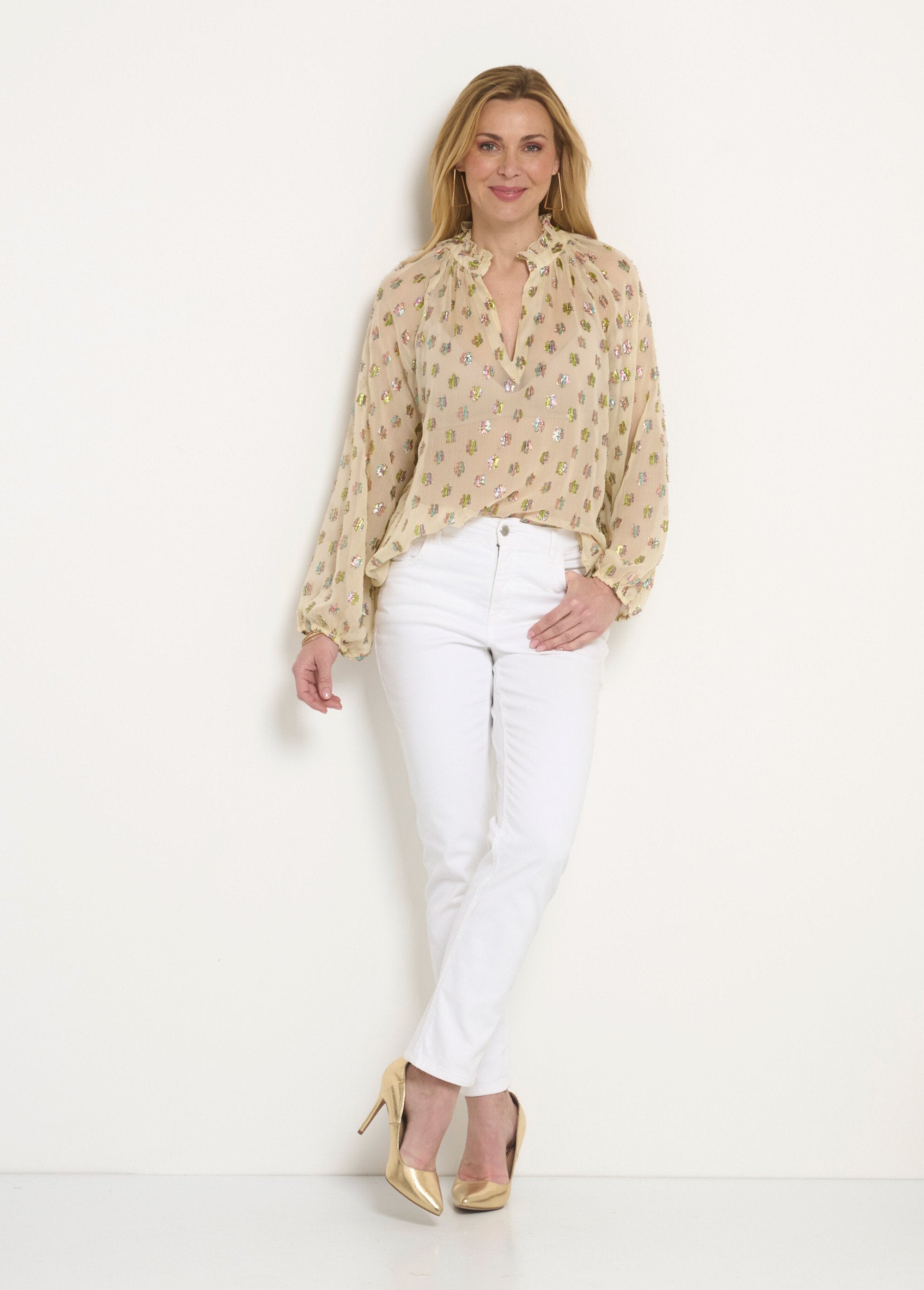 Blusa_de_velo_con_motivo_metalizado_y_cuello_en_V_Crudo_SF1_slim