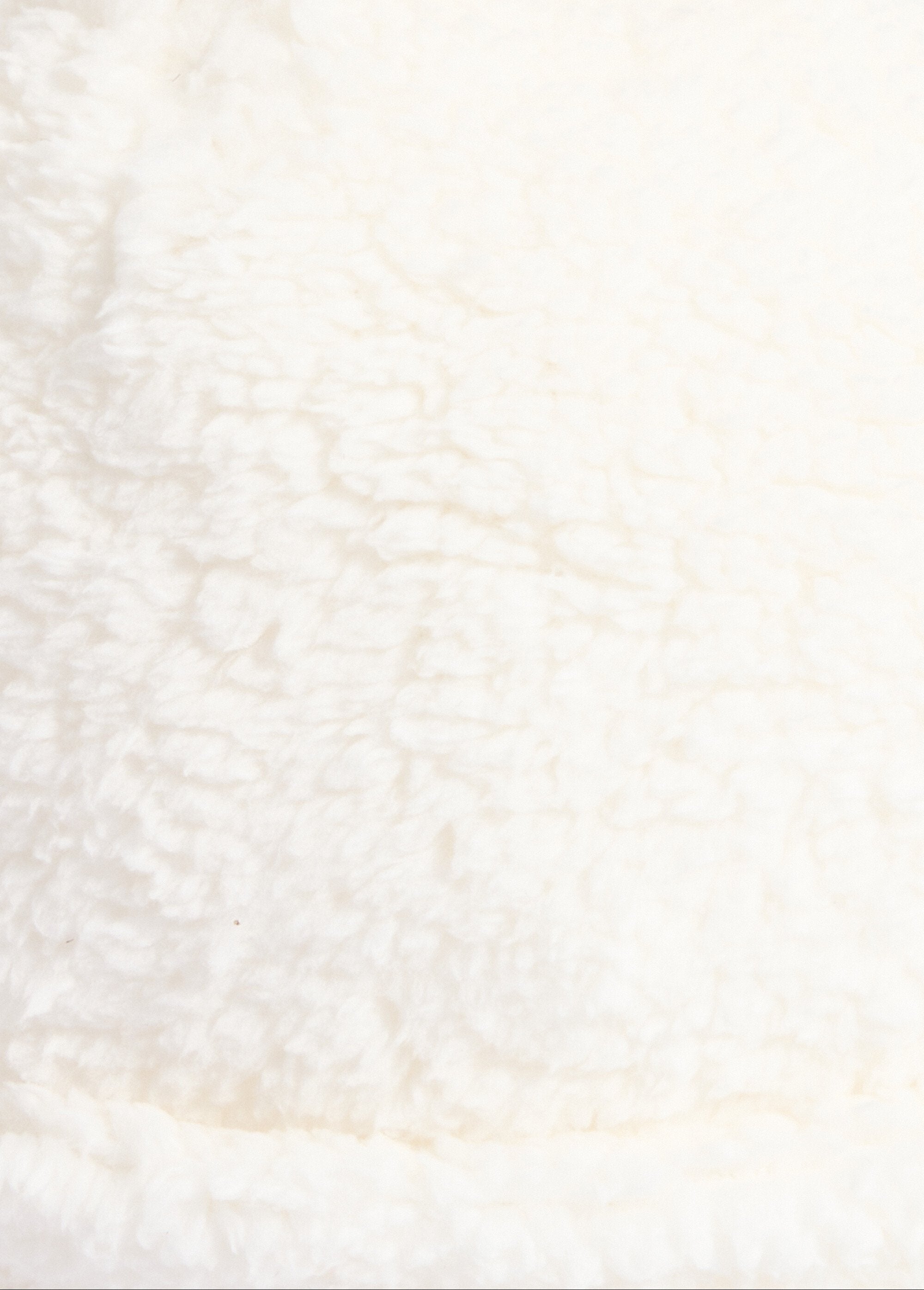 Gorro_de_polar_estilo_sherpa_liso_+_pompón_Blanco,_Blanca_DE1_slim