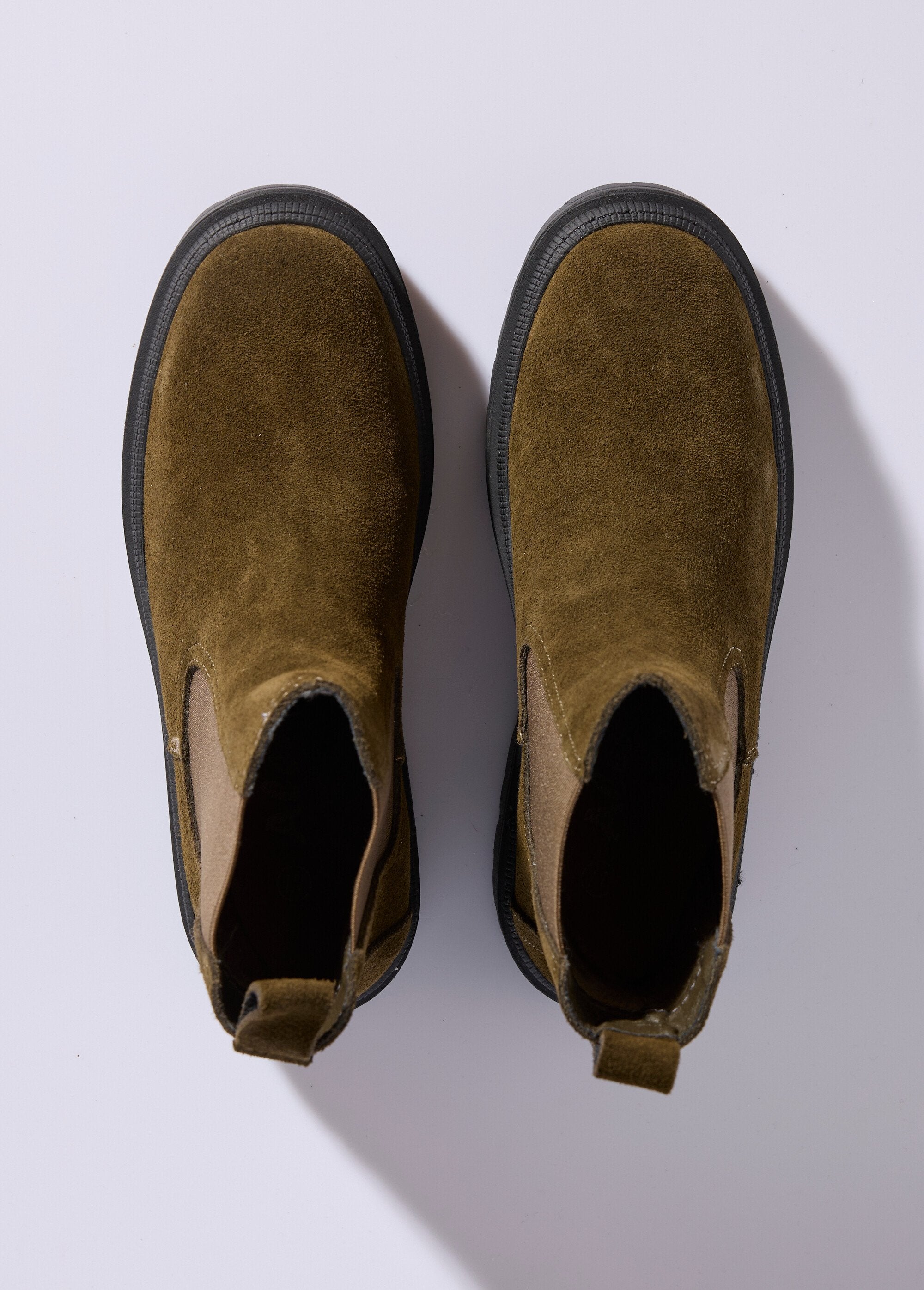 Botas_Chelsea_de_cuña_y_caña_alta_Caqui_OV1_slim