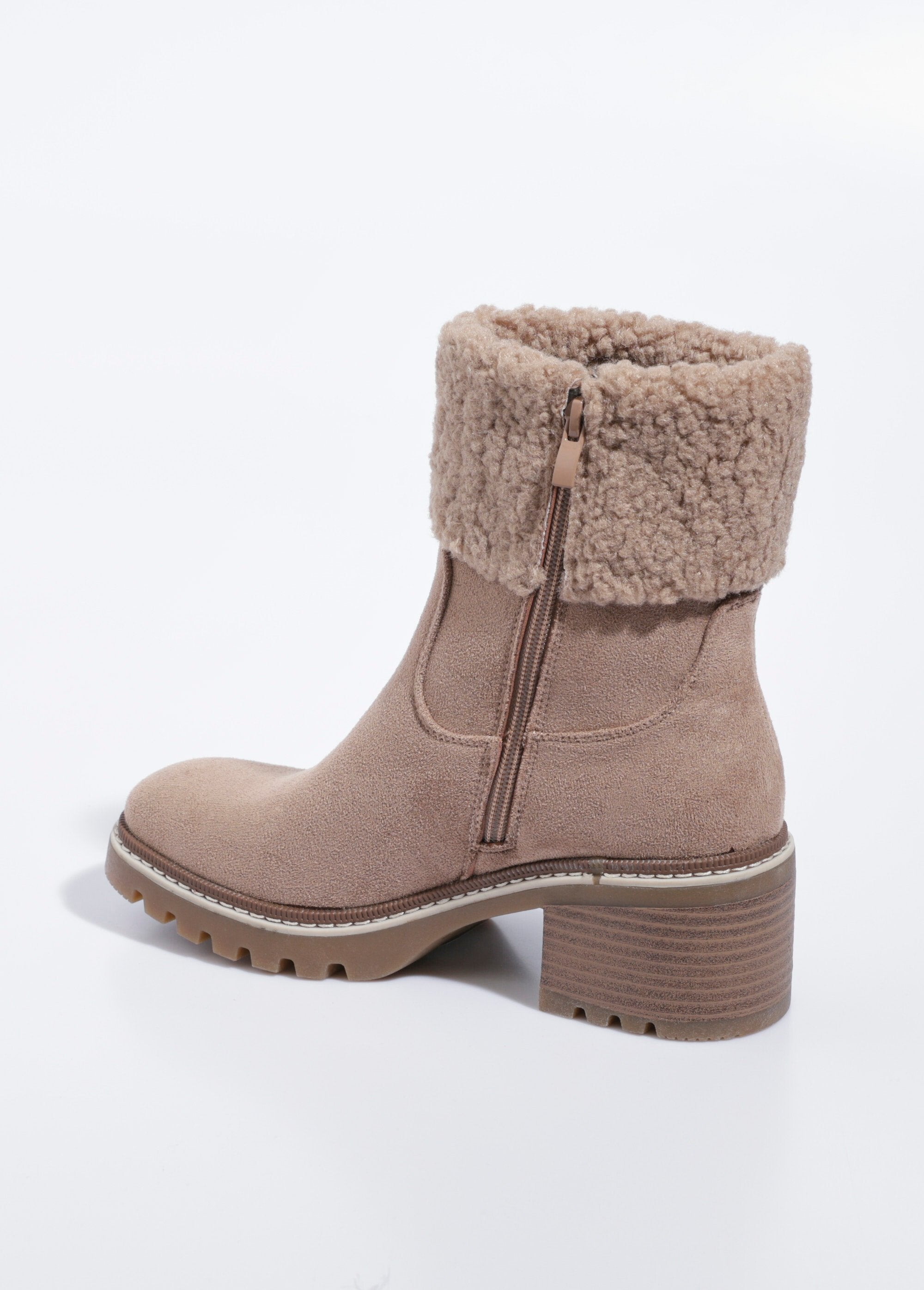 Botas_de_ante_con_tacones_y_puños_de_piel_Beige_DO1_slim