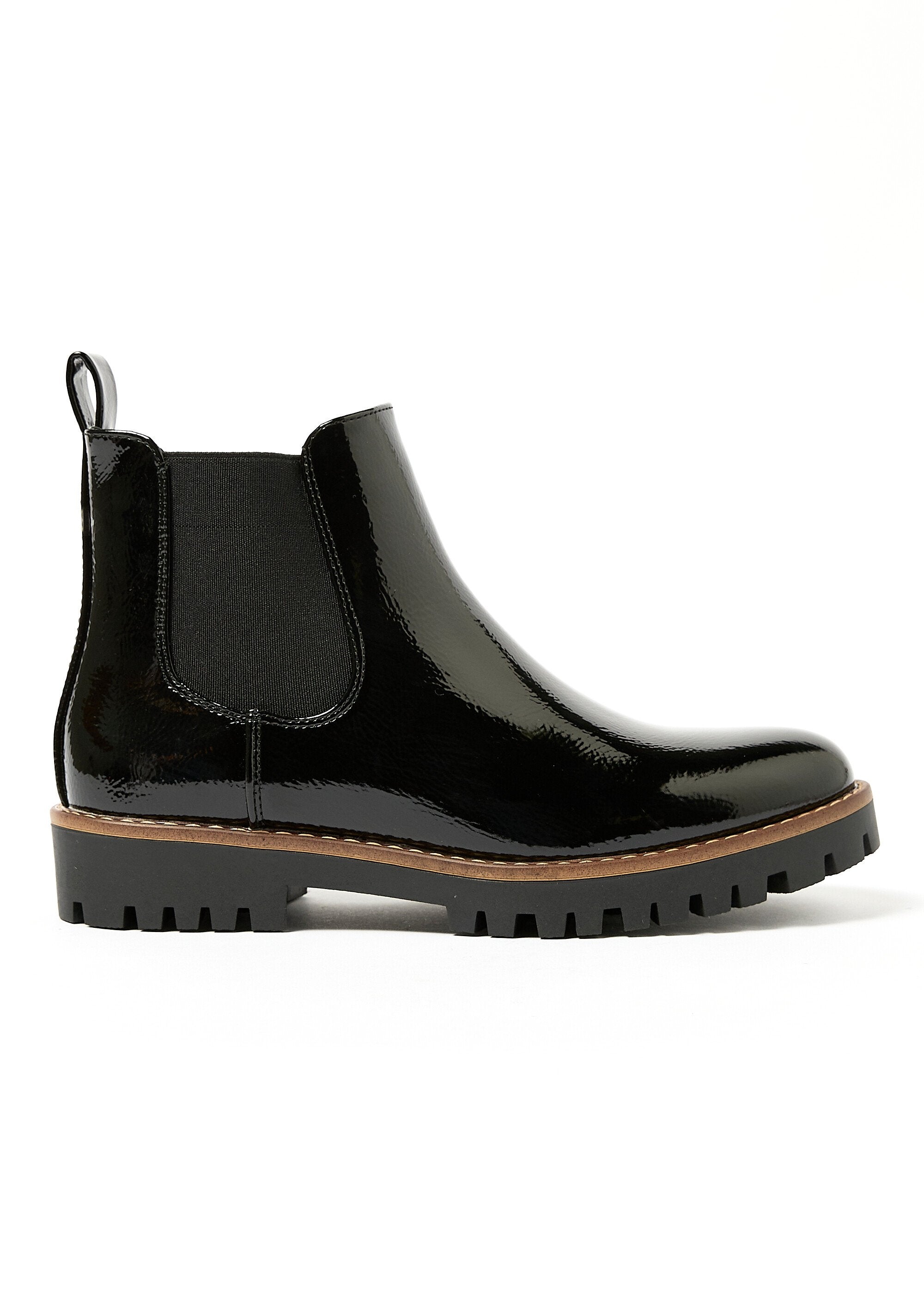 Botas_Chelsea_elegantes_con_suela_dentada_Negro_DR1_slim