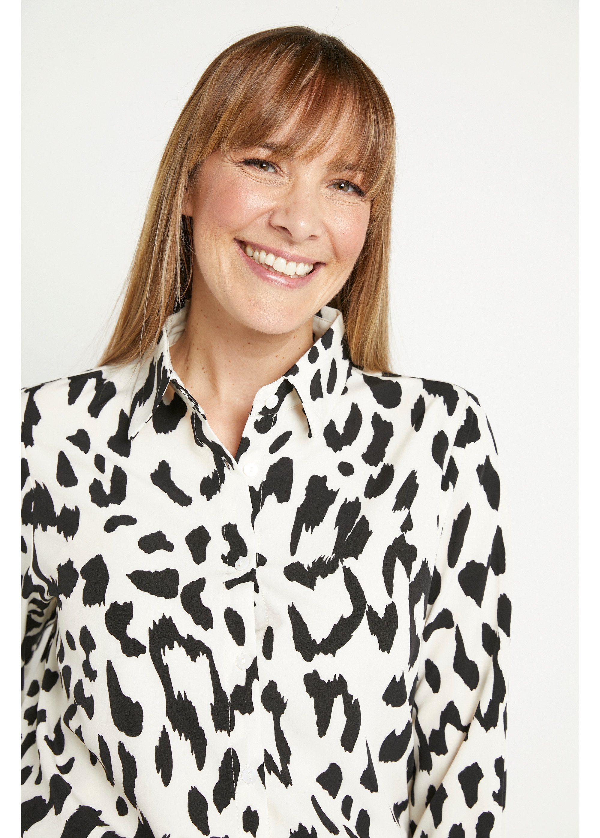 Blusa_abotonada_de_leopardo_de_manga_larga_Leopardo_DE1_slim