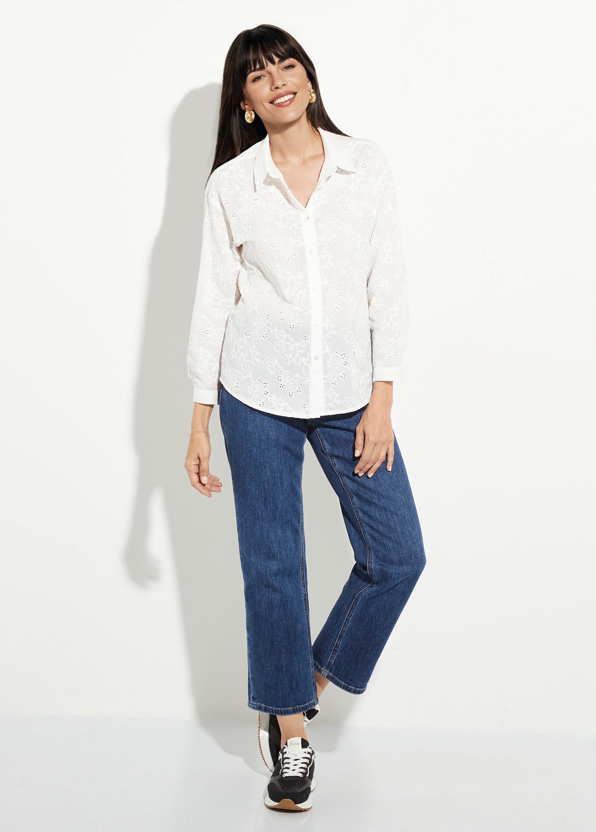 Blusa_de_algodón_bordada_con_estampado_floral_Blanco,_Blanca_SF1_slim