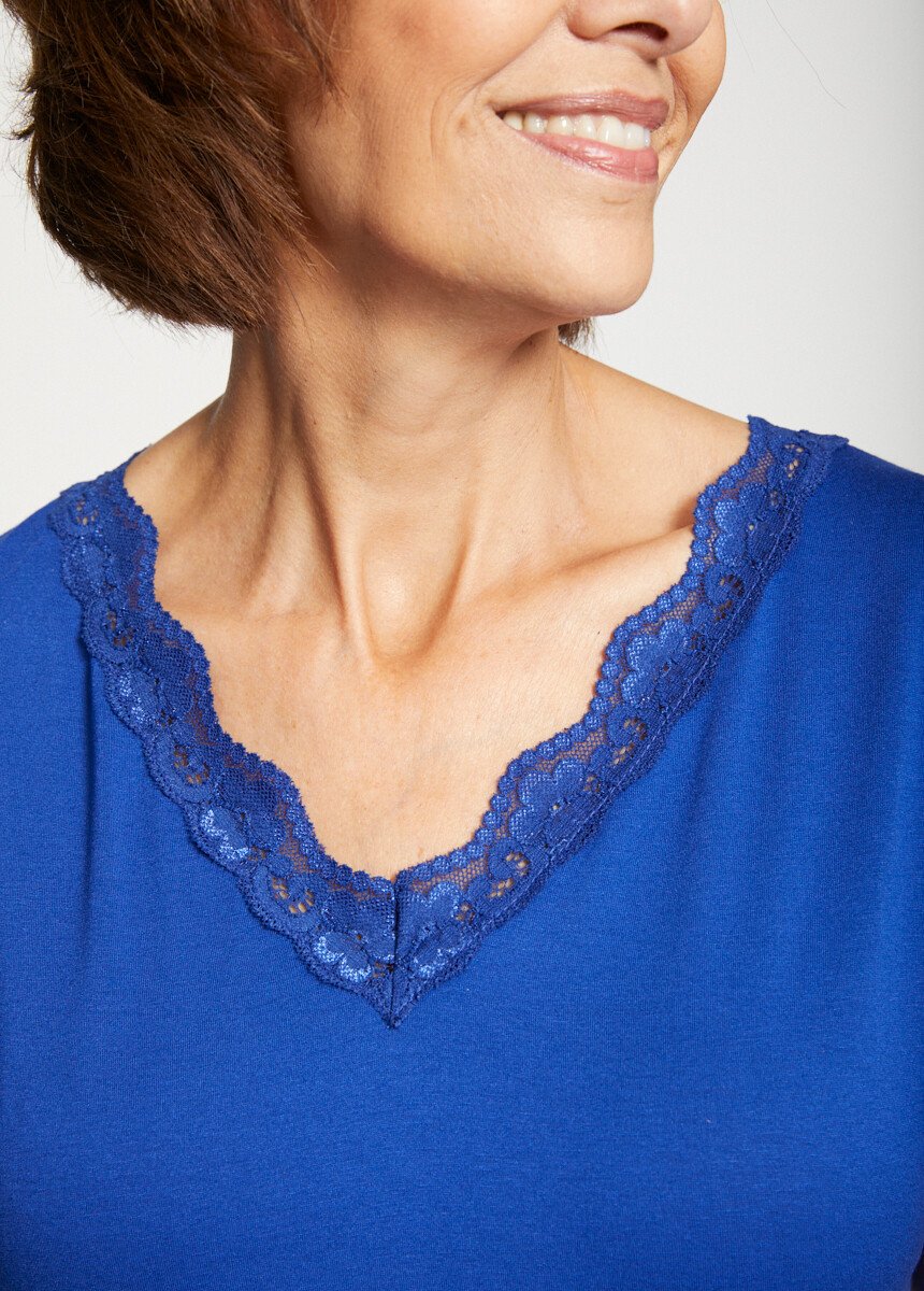 Camiseta_corta_de_encaje_elástico_Azul_DE1_slim