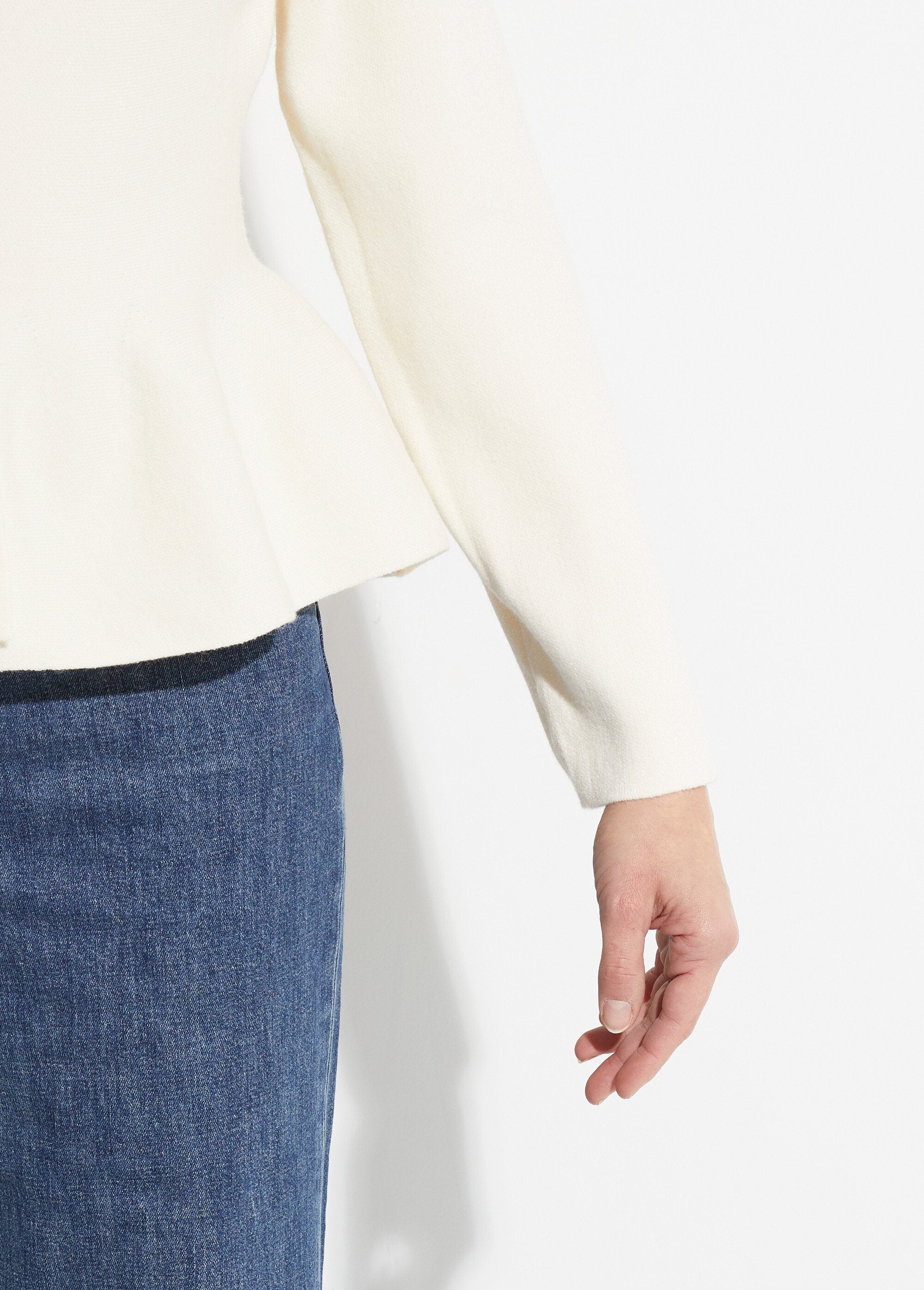 Chaleco_peplum_con_botones_metálicos_Crudo_DE2_slim