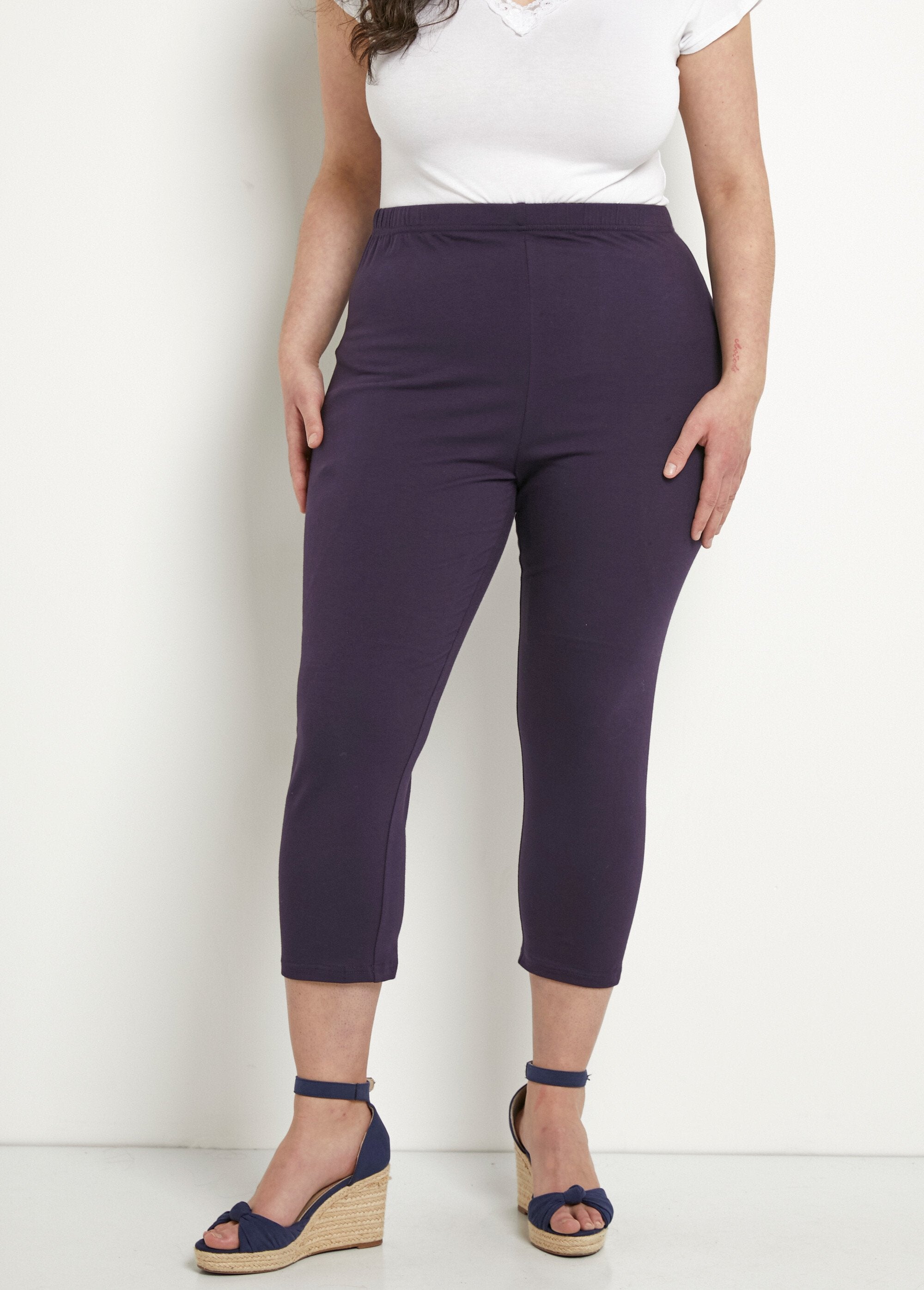 Leggings_cortos_con_cinturilla_elástica_en_algodón_ciruela_simple_FA1_curvy