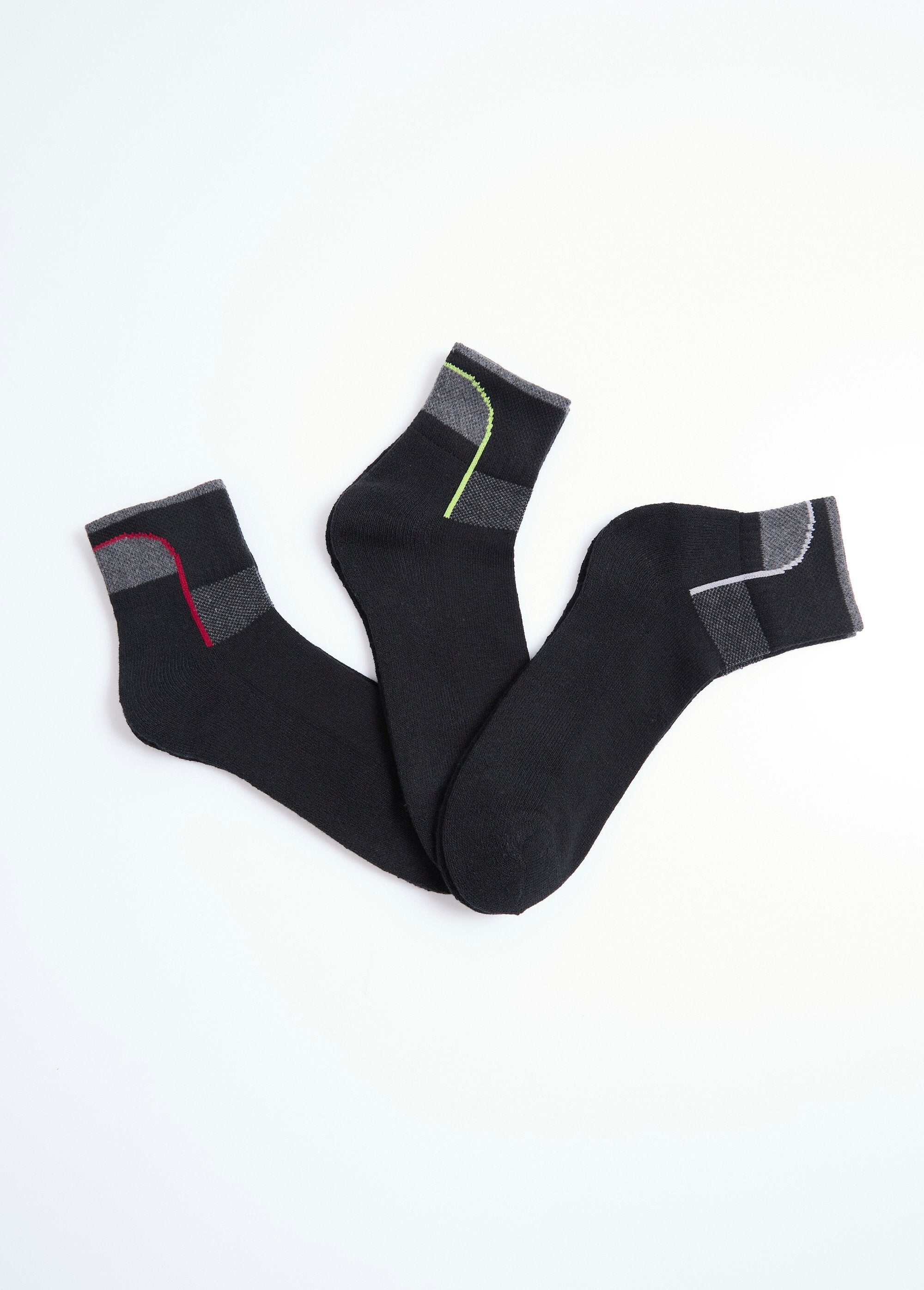 Pack_de_3_calcetines_deportivos_surtidos_Surtidos_verdes_FA1_slim