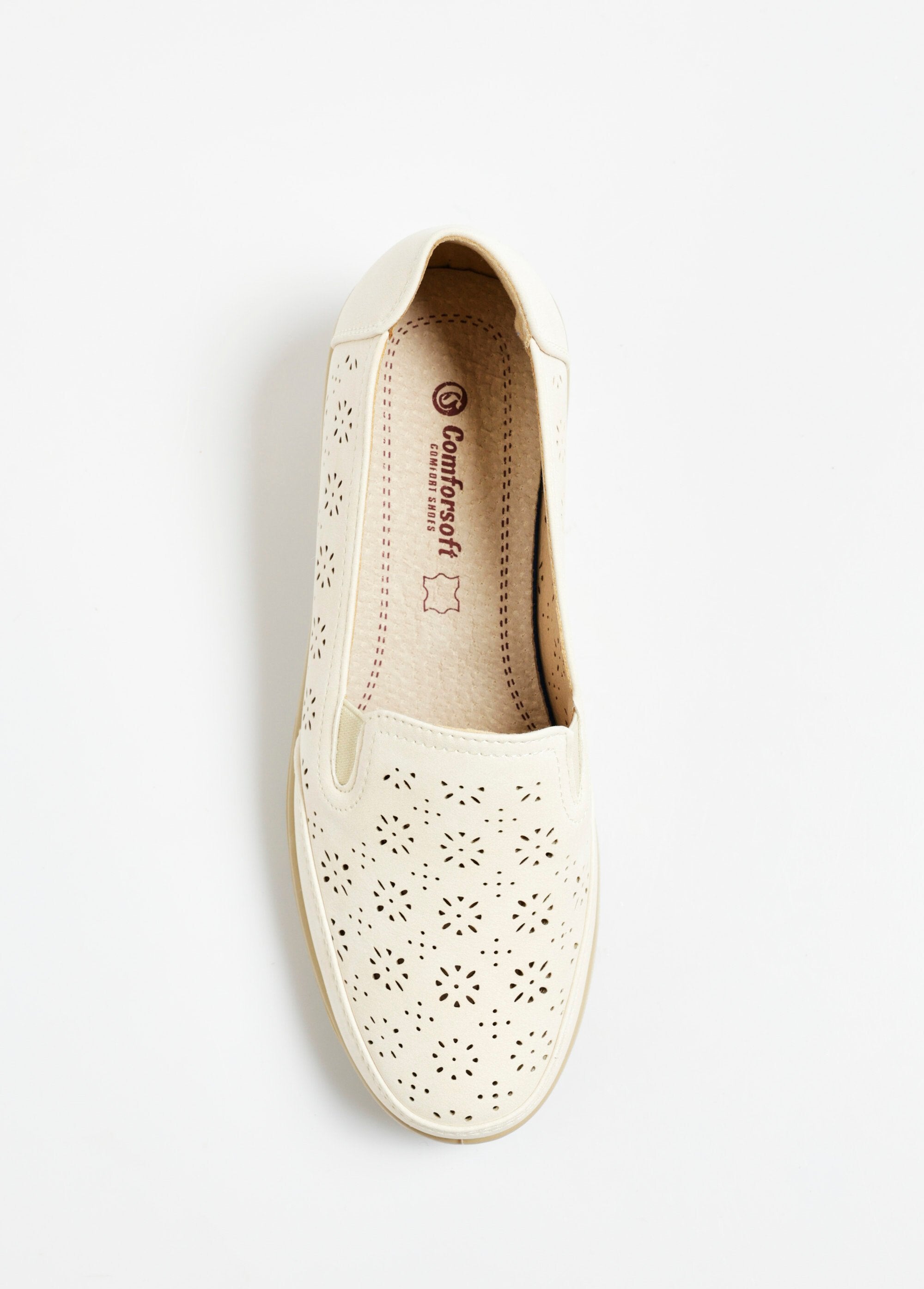 Mocasín_cómodo_calado_con_laterales_elásticos_Beige_OV1_slim