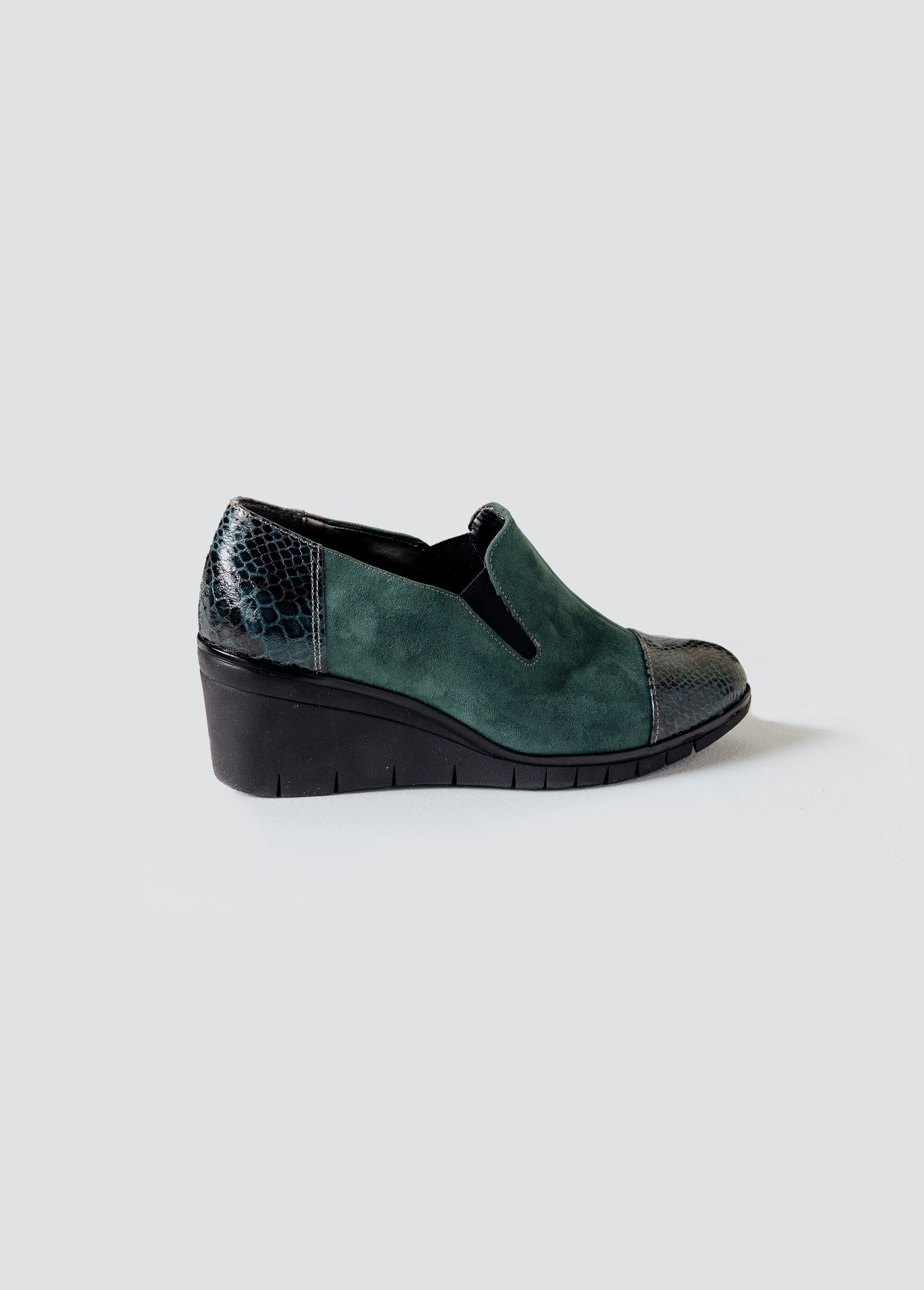 Mocasines_elásticos_con_cuña_ancha_y_confort._Verde_DO1_slim