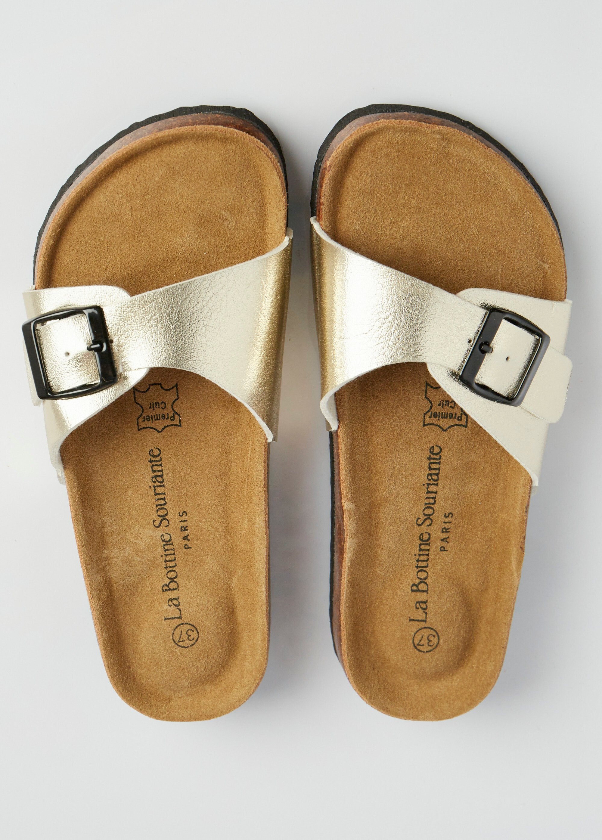 Mules_con_hebilla_y_suela_anatómica_Dorado_OV1_slim