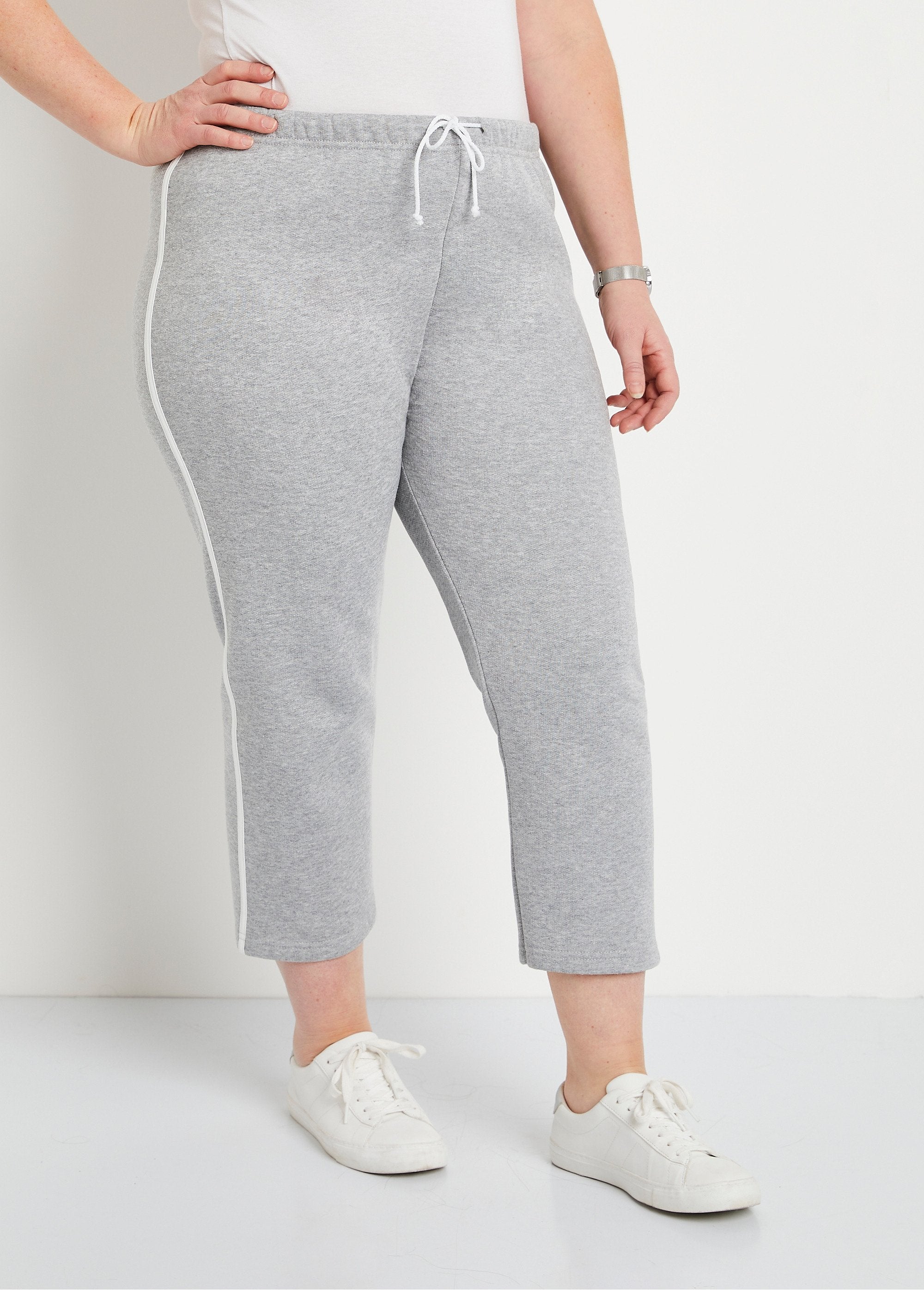 Pantalones_cortos_de_estar_por_casa_con_cinturilla_elástica_y_forro_polar._Gris_jaspeado_FA1_curvy