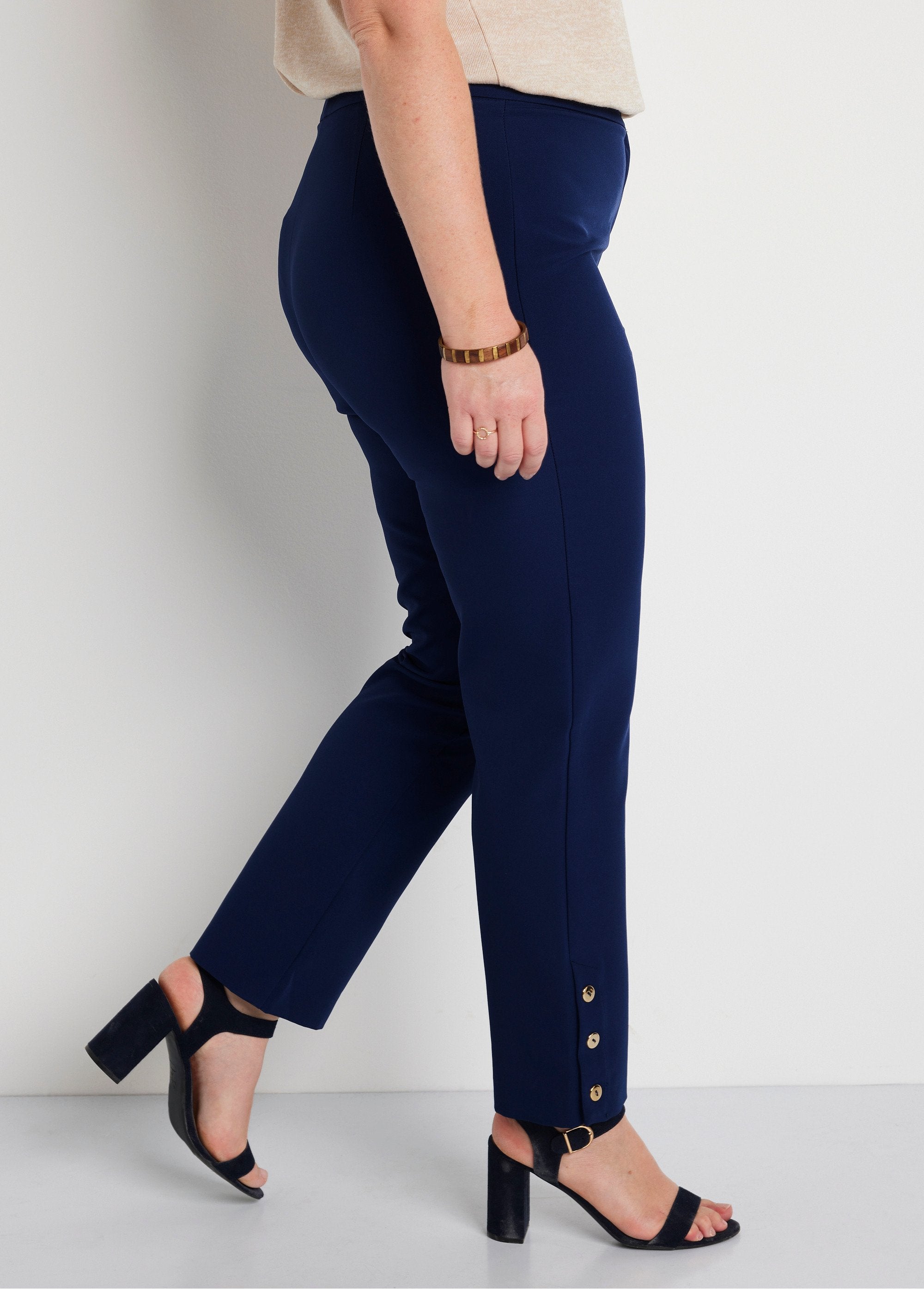 Pantalón_recto_7/8_liso_sin_arrugas_Azul_marino_DR1_curvy