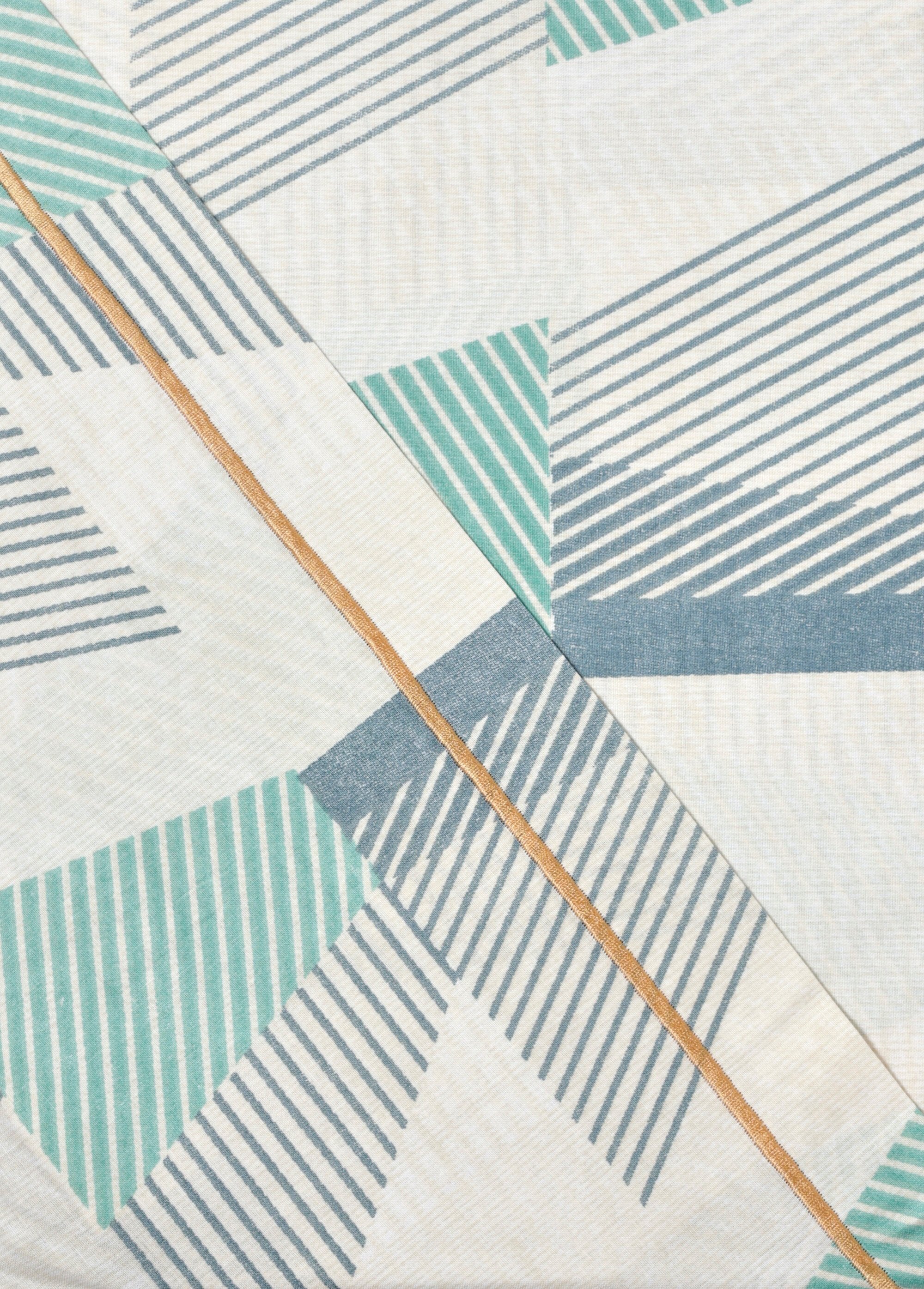 Juego_de_cama_de_4_piezas_con_sábana_encimera,_cuatro_colores_Plano_DO1_slim