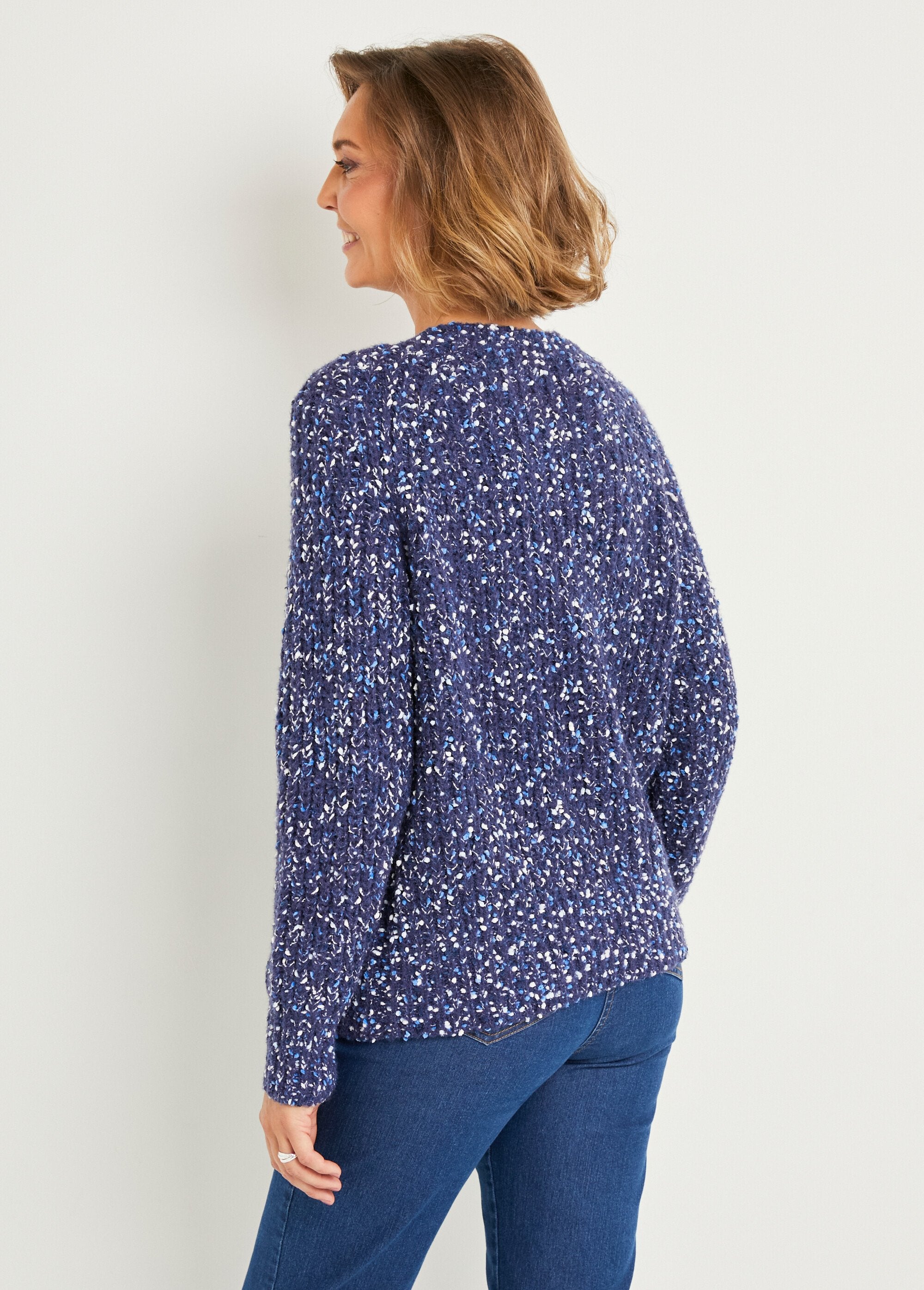 Cálido_jersey_de_cuello_redondo_de_punto_con_cuentas_Azul_DO1_slim