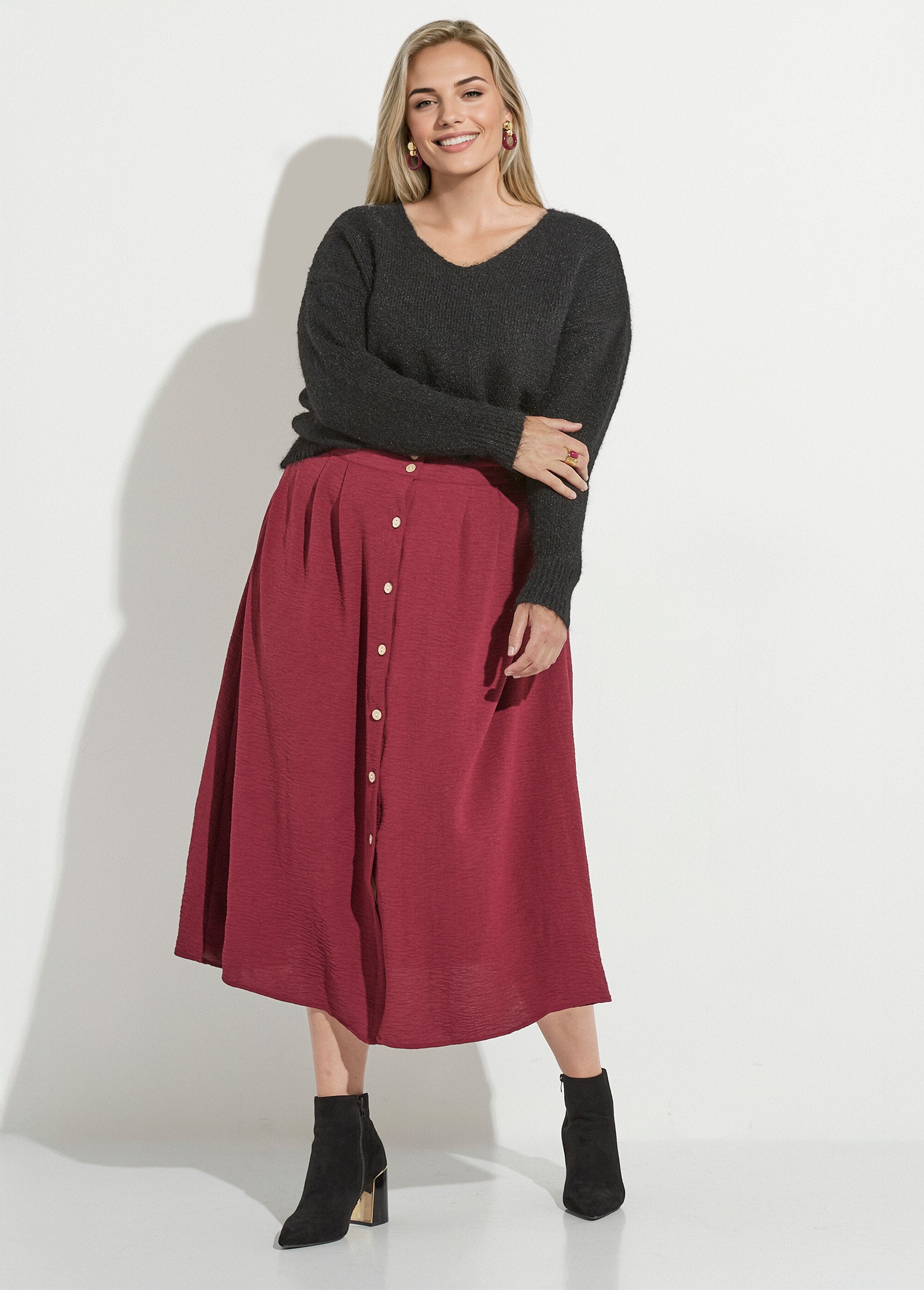 Suéter_fino_y_cálido_de_cuello_en_V_con_lana._Negro_SF1_curvy