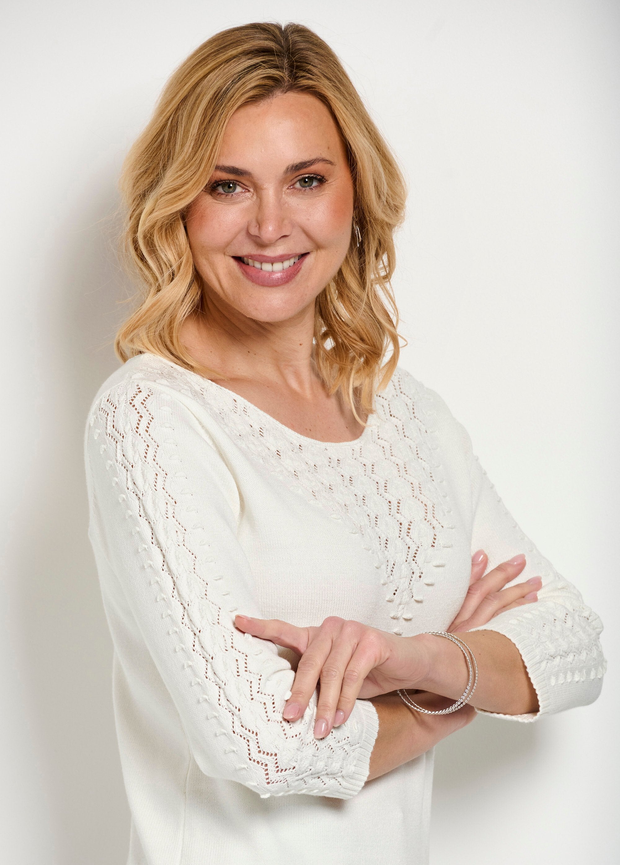 Jersey_punto_fantasía_cuello_redondo_liso_suave_Crudo_DE1_slim