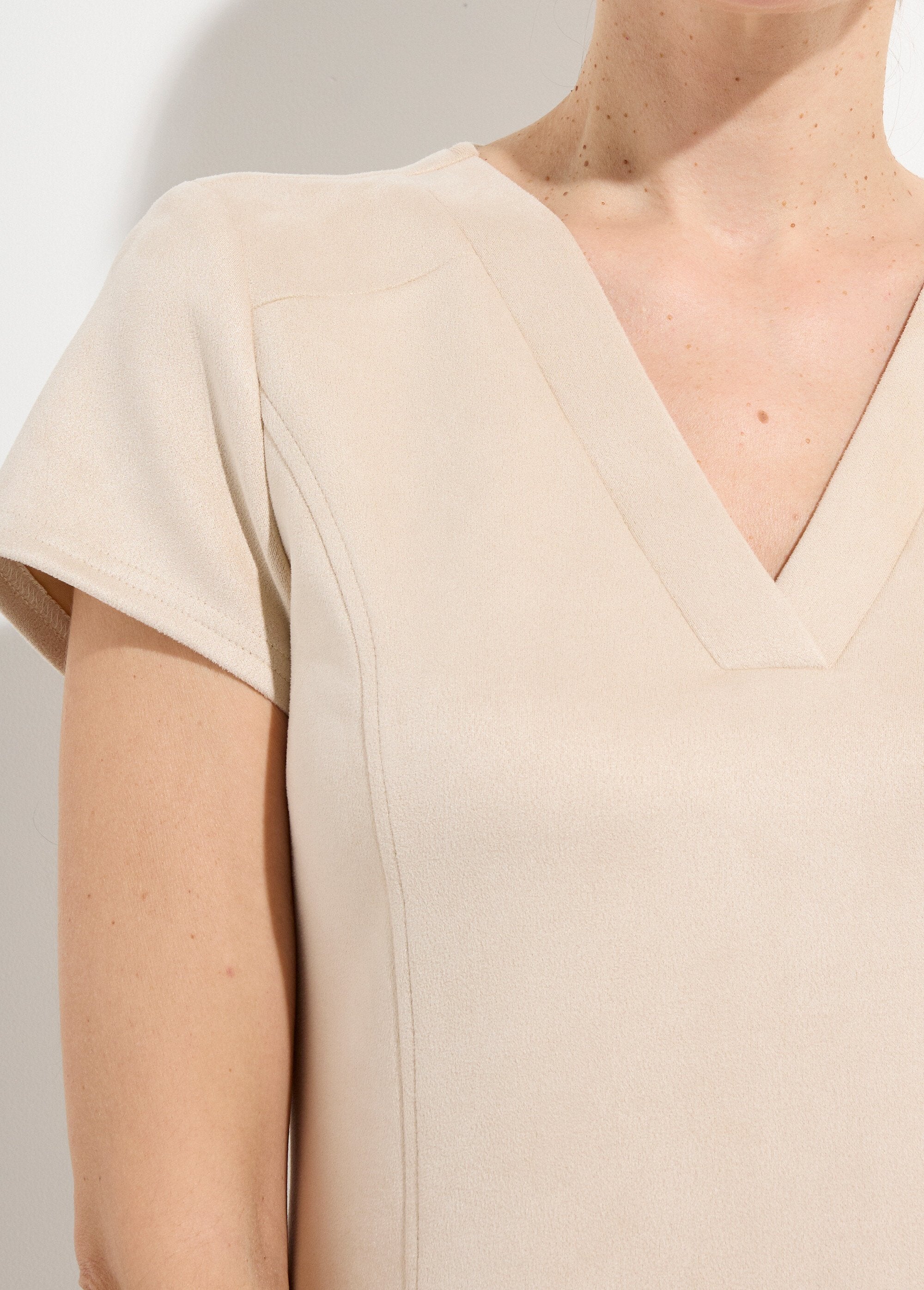 Minivestido_de_tela_aterciopelada_de_ante_Beige_DE1_slim