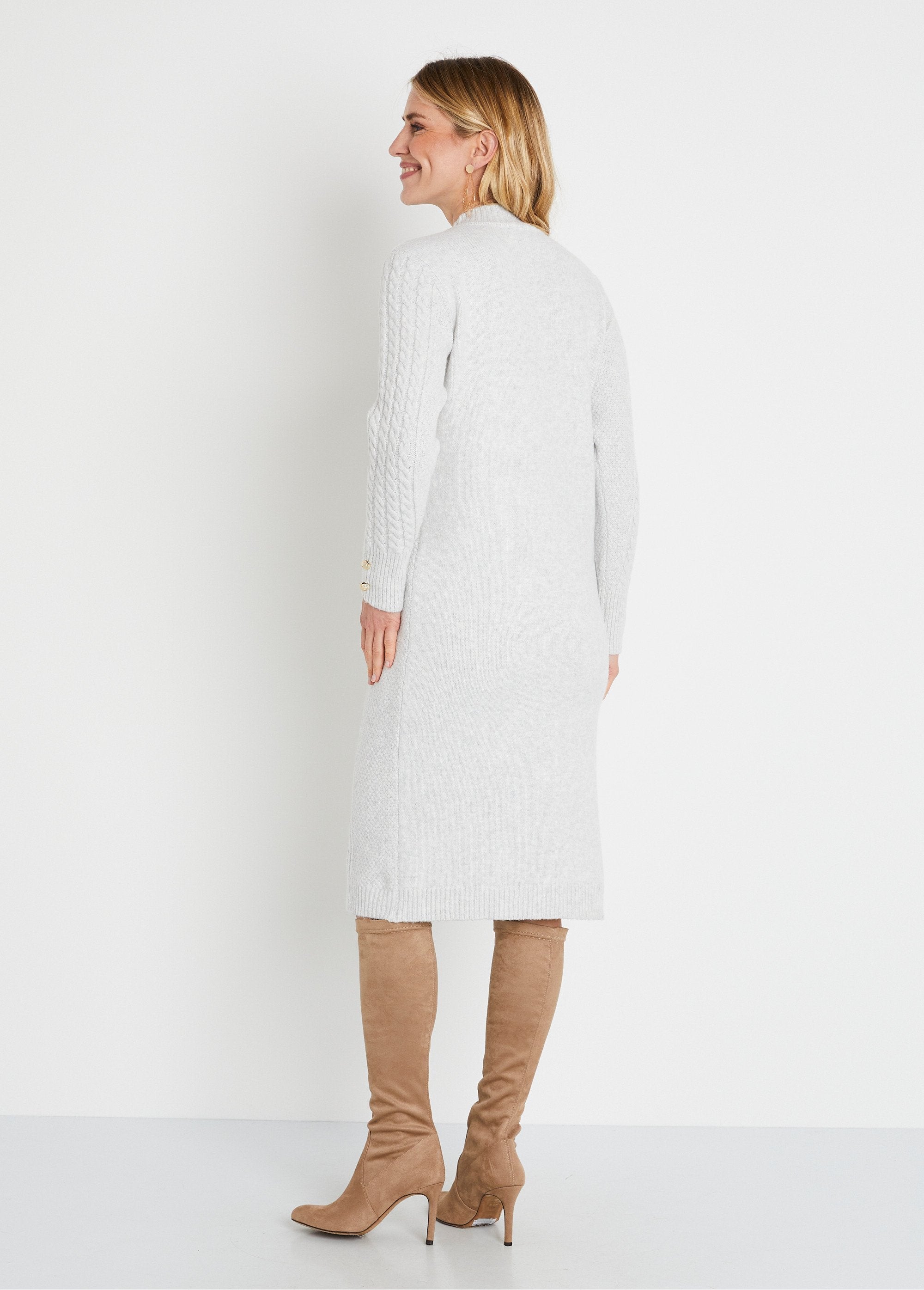 Vestido_corto_de_punto_liso_con_cuello_redondo_Gris_jaspeado_DO1_slim