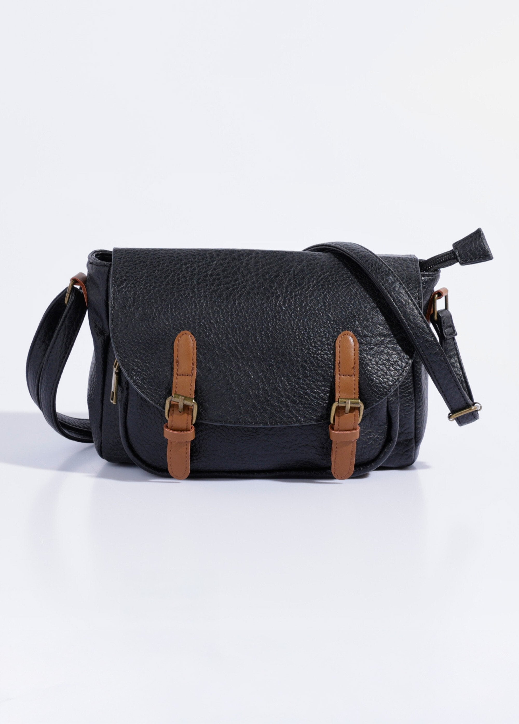 Bolso_tipo_cartera_de_piel_sintética_con_bandolera_Negro_FA1_slim