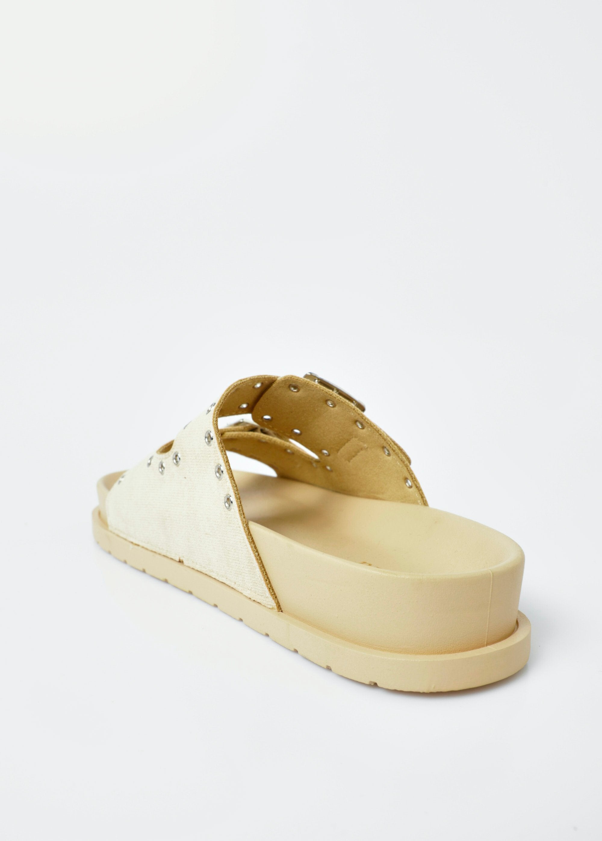 Sandalias_ergonómicas_con_hebillas_y_remaches._Beige_DO1_slim