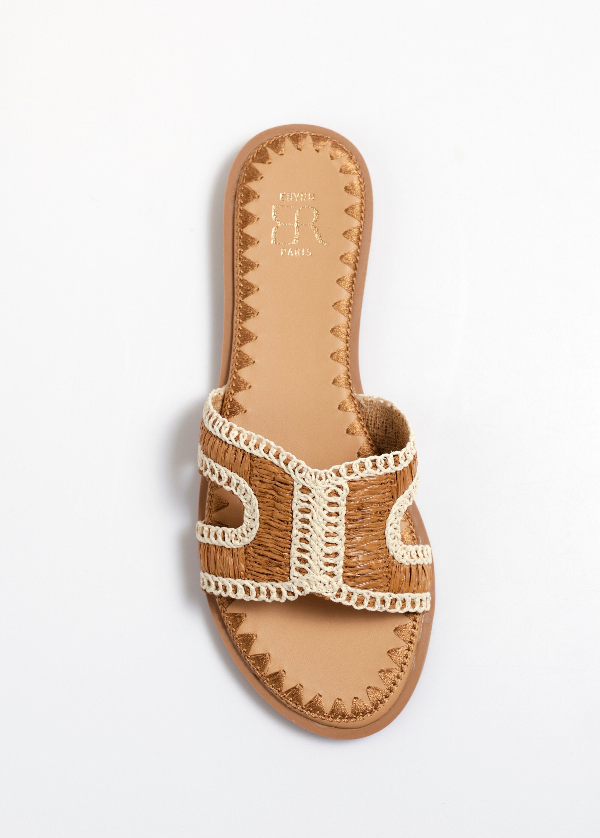 Sandalias_planas_estilo_mule_de_paja_étnica_camello_OV1_slim