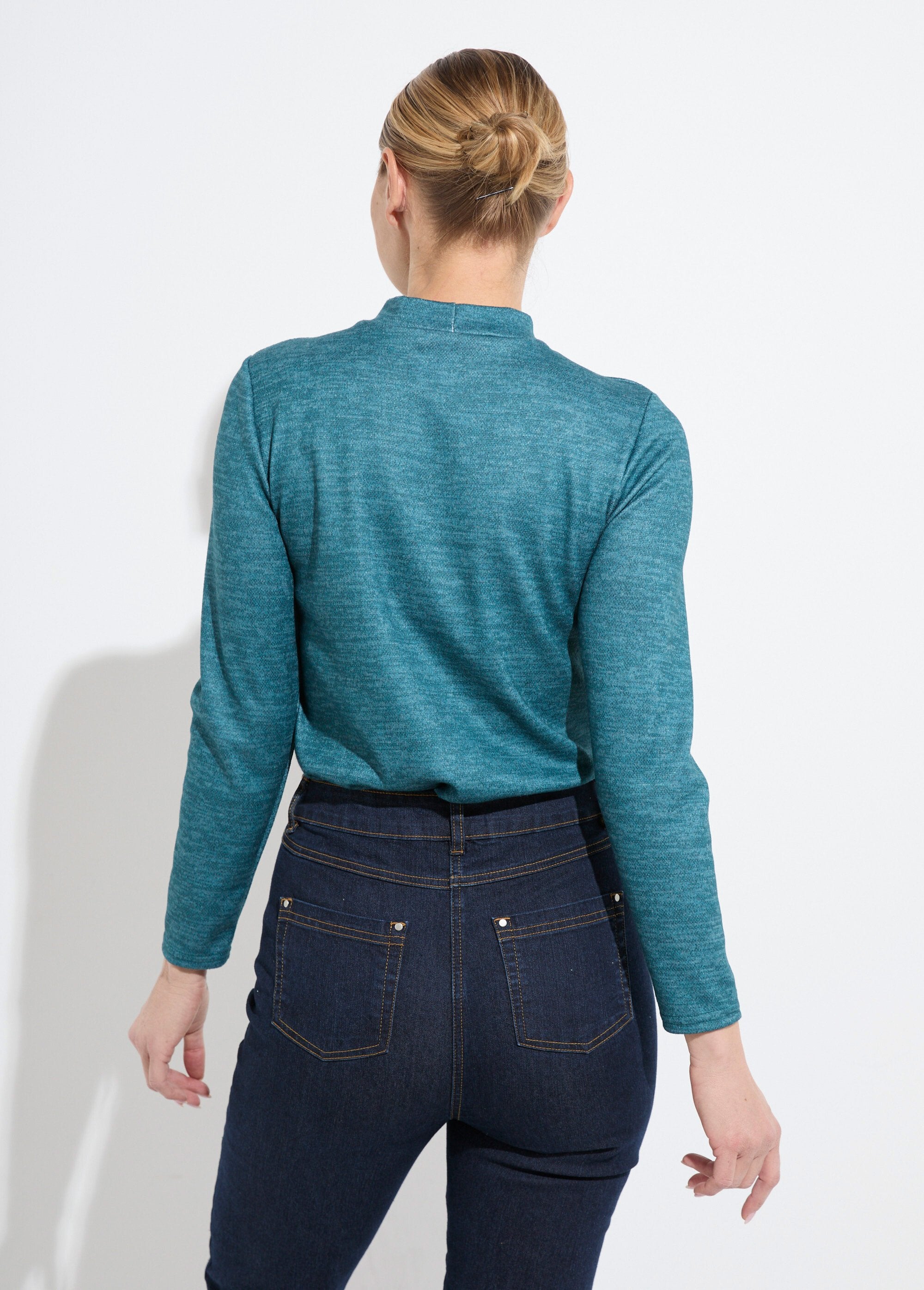 Camiseta_interior_corta_y_cálida_con_cuello_alto._Verde_bosque_uni_DO1_slim