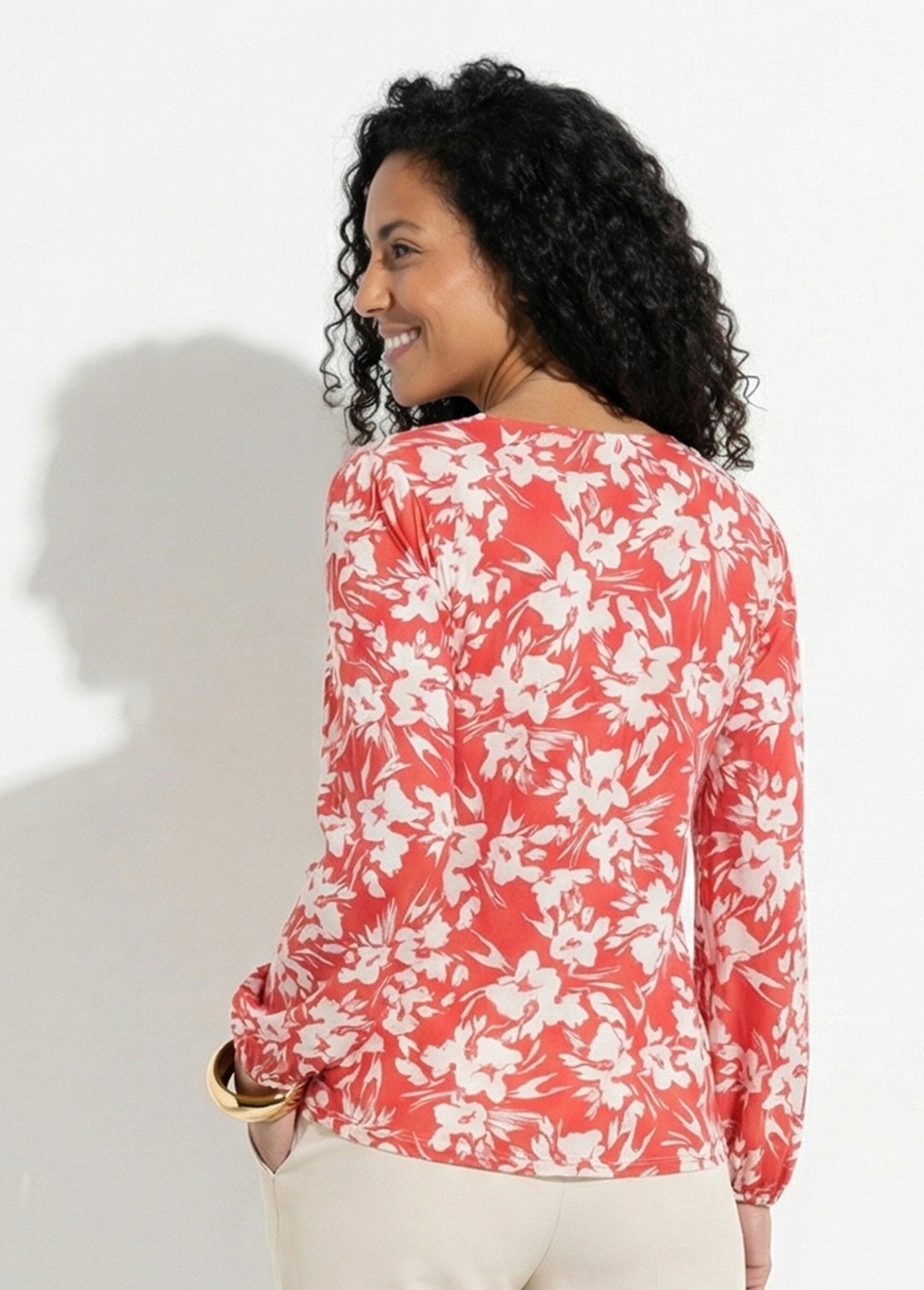 T-shirt_col_V_boutonné_évasé_imprimé_Rouge_DO1_slim