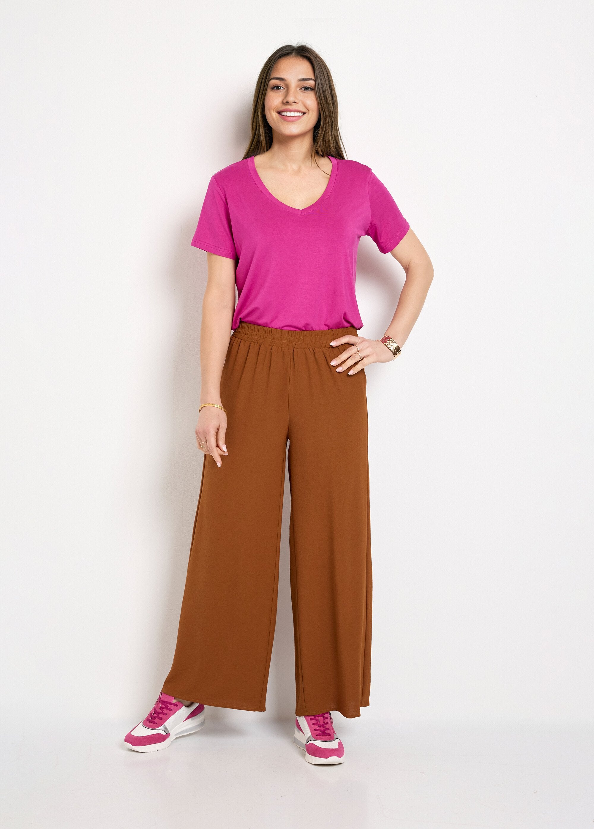 Camiseta_holgada_de_manga_corta_con_cuello_en_V_Buganvilla_SF1_slim