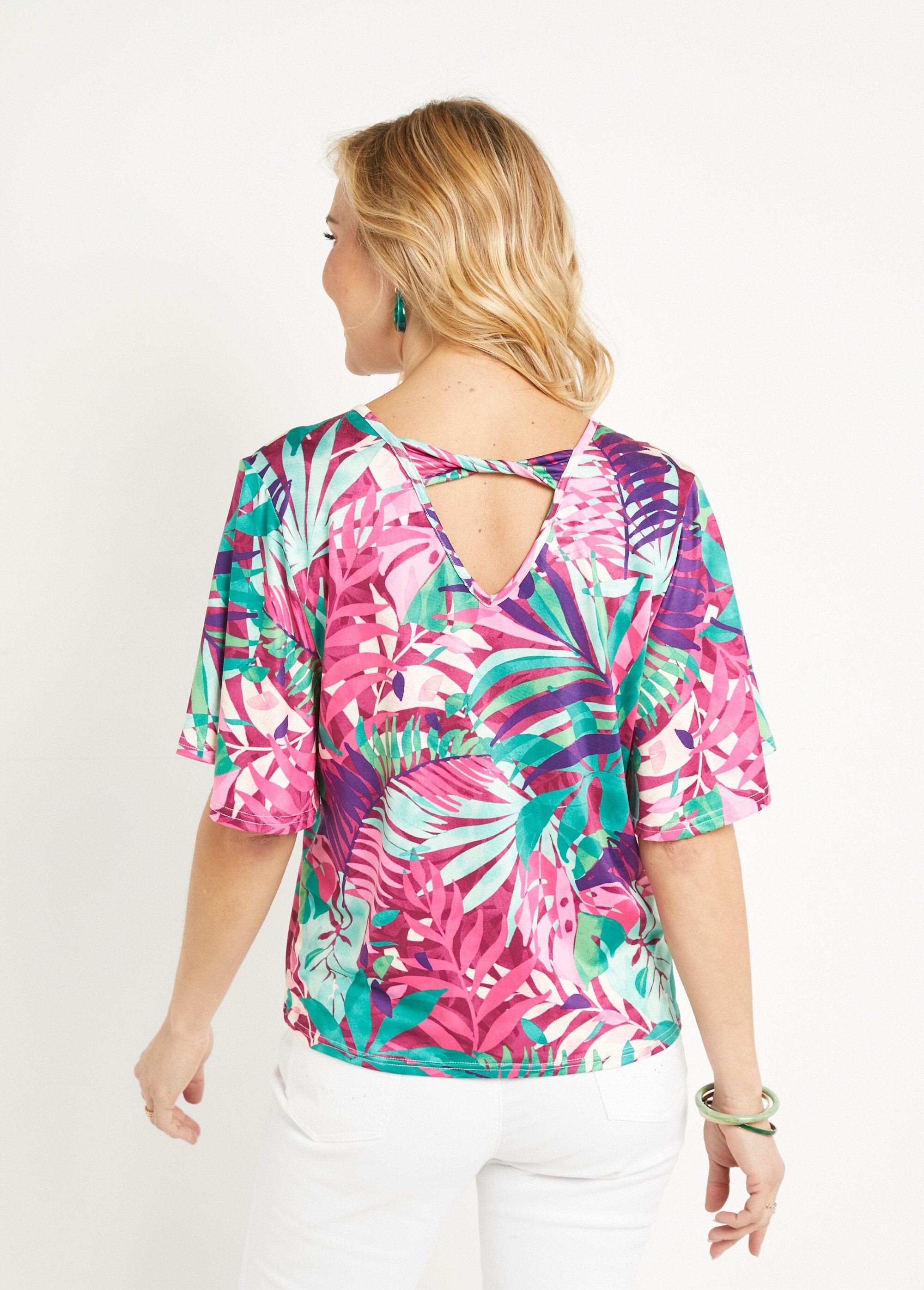 Camiseta_con_estampado_tropical_y_mangas_de_mariposa_Multicolor_DO1_slim
