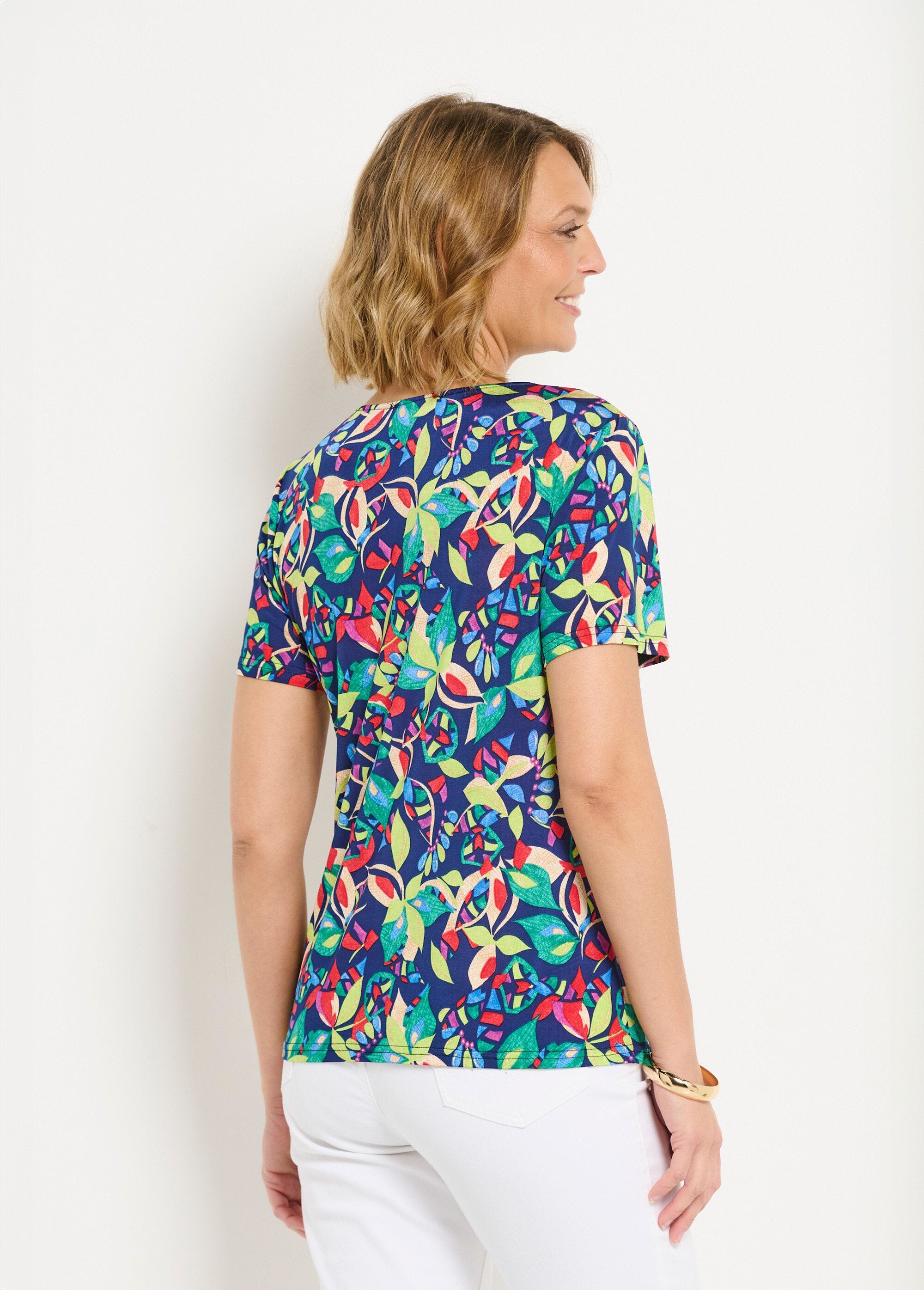 Camiseta_de_manga_corta_lisa_o_estampada_azul_marino_y_verde_DO1_slim