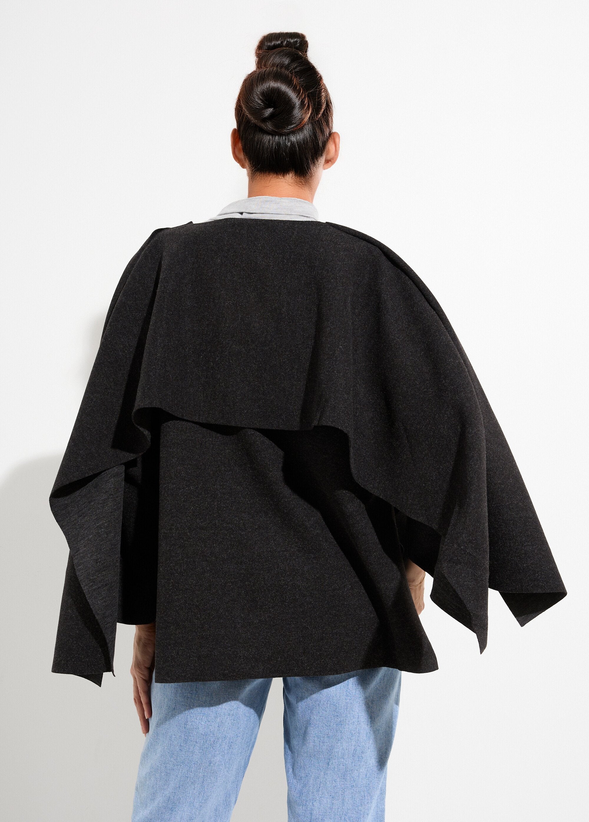 Chaqueta_con_botón_joya_de_metal_y_bufanda_Negro_DO1_slim