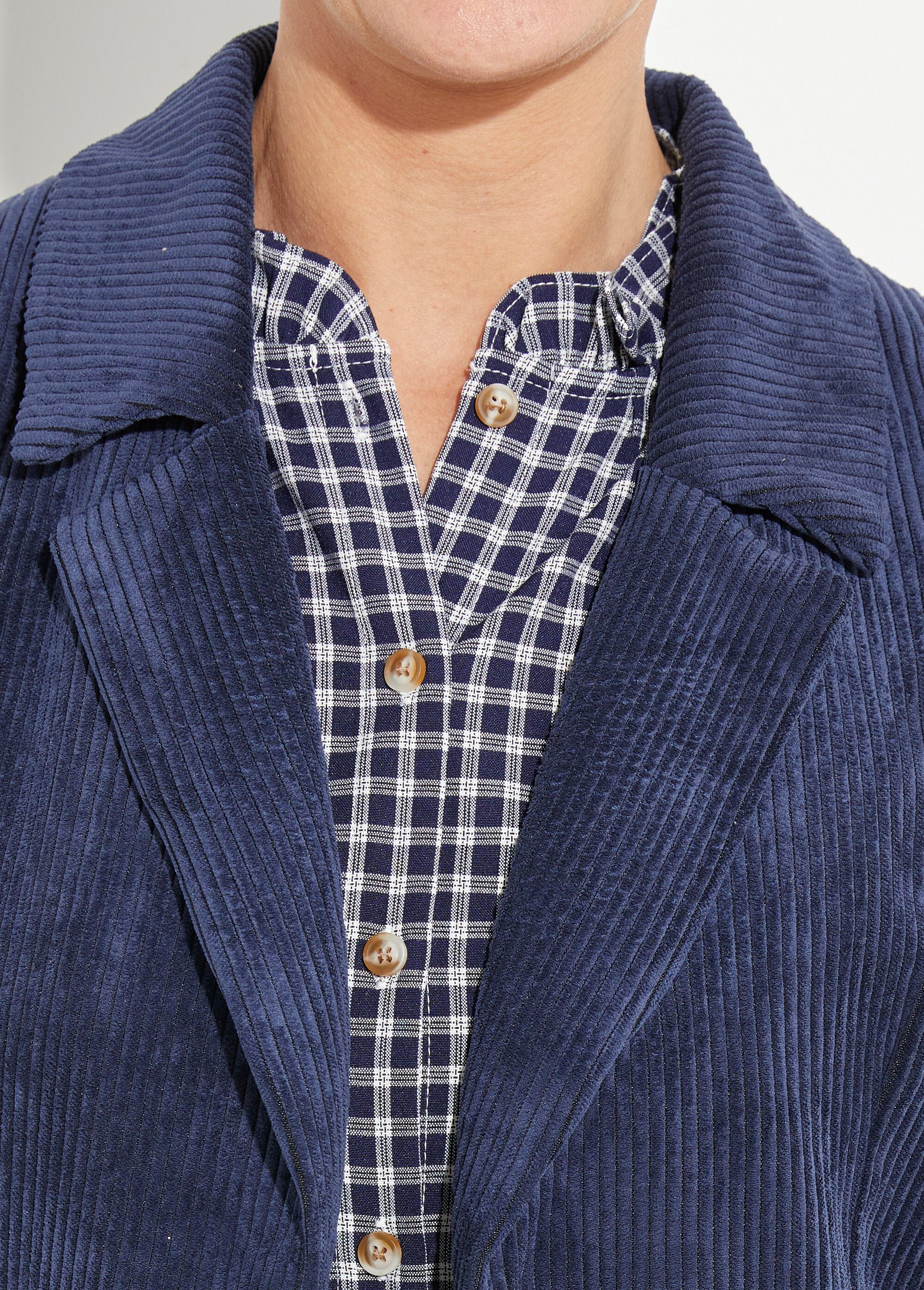 Chaqueta_de_pana_de_cintura_ancha,_cuello_sastre_Marina_DE1_slim