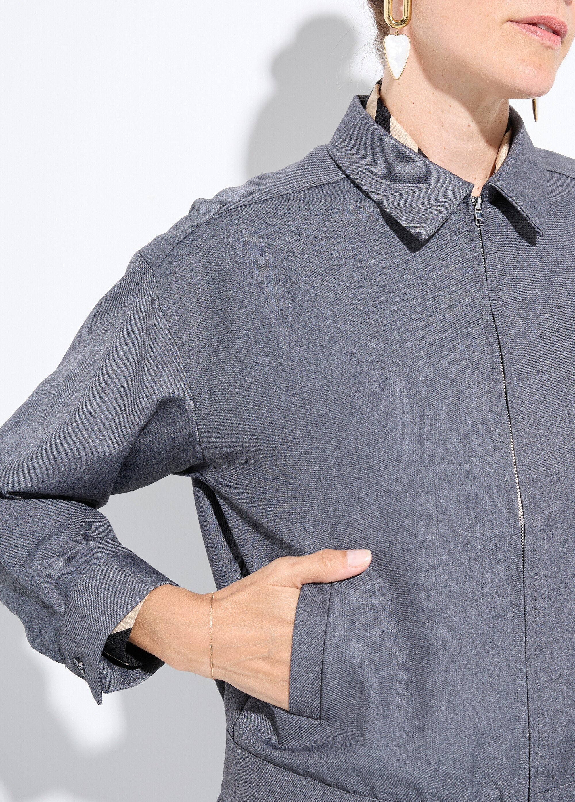 Chaqueta_con_cremallera_de_color_jaspeado_oscuro_Gris_DE1_slim