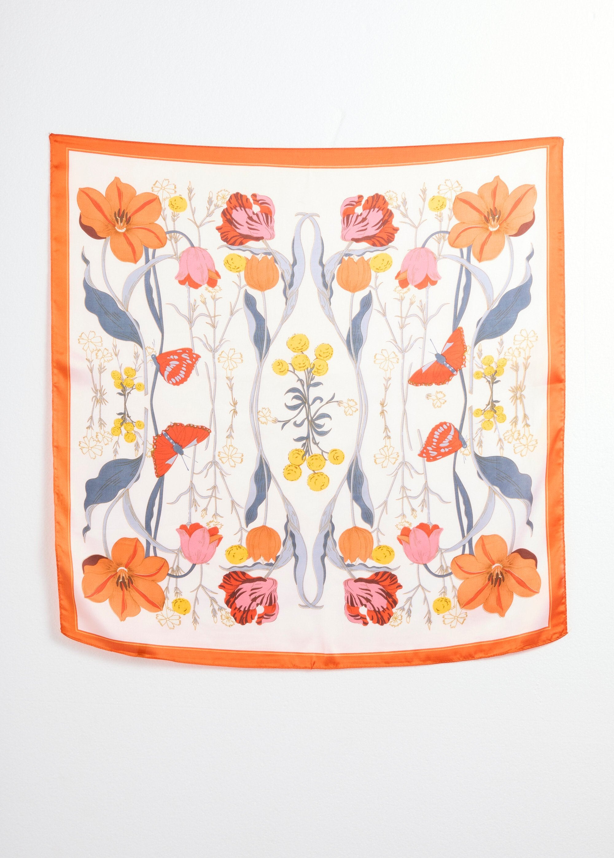 Pañuelo_de_satén_con_estampado_de_tulipanes_Estampado_naranja_DE1_slim