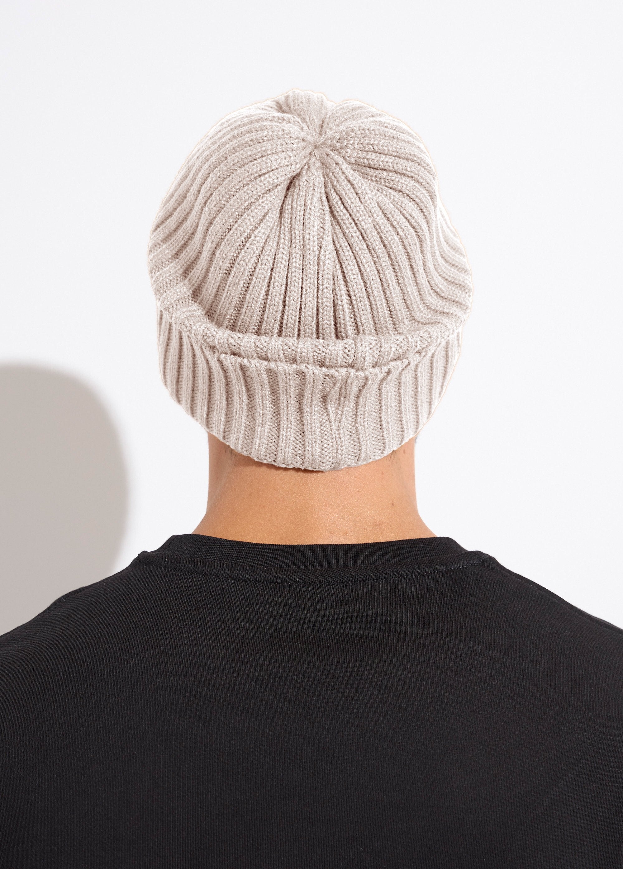 Bonnet_en_maille_cotelée_à_revers_Ecru_DO1_slim