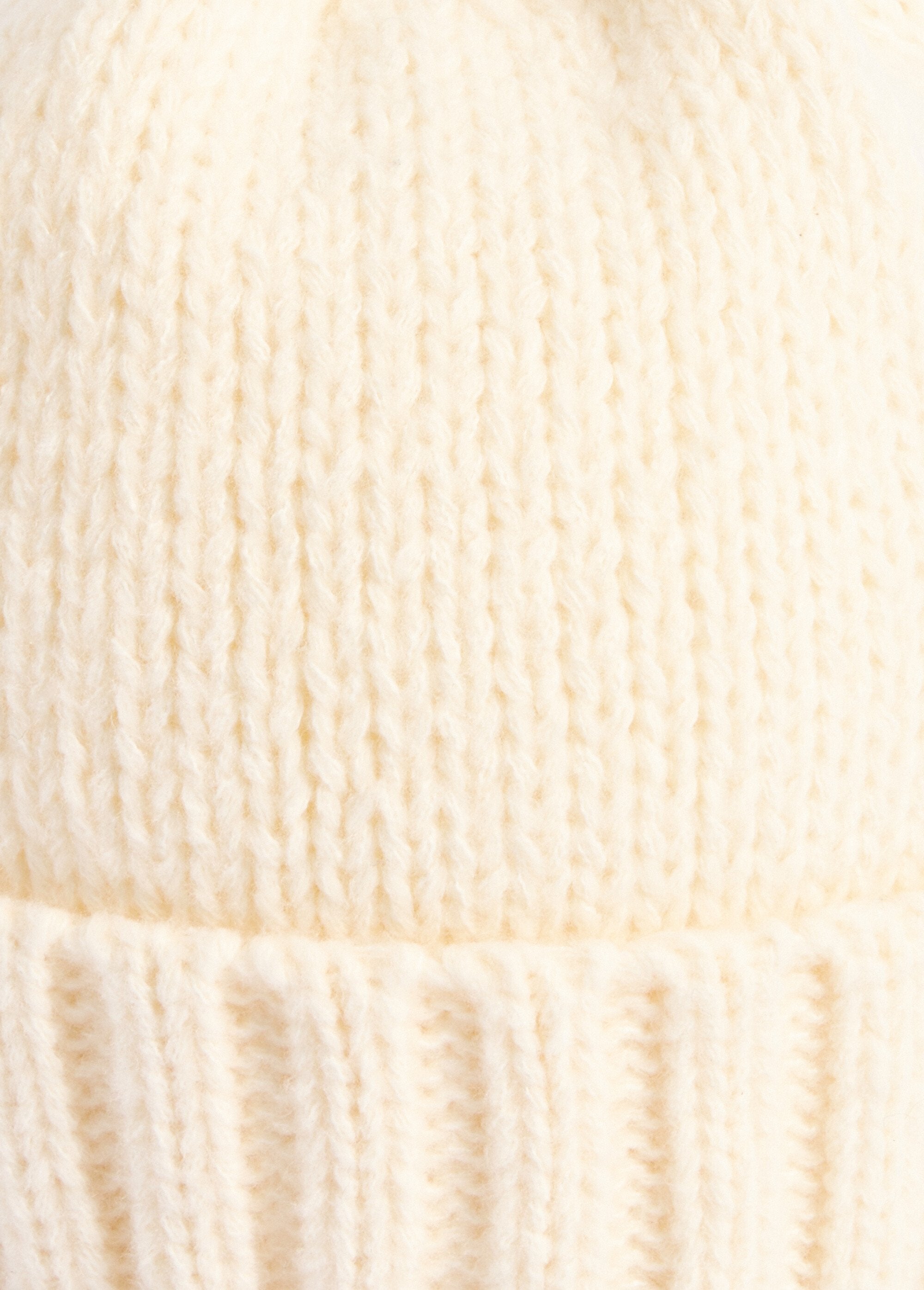 Gorro_de_punto_acanalado_en_tonos_pastel_con_puños_Crudo_DE1_slim