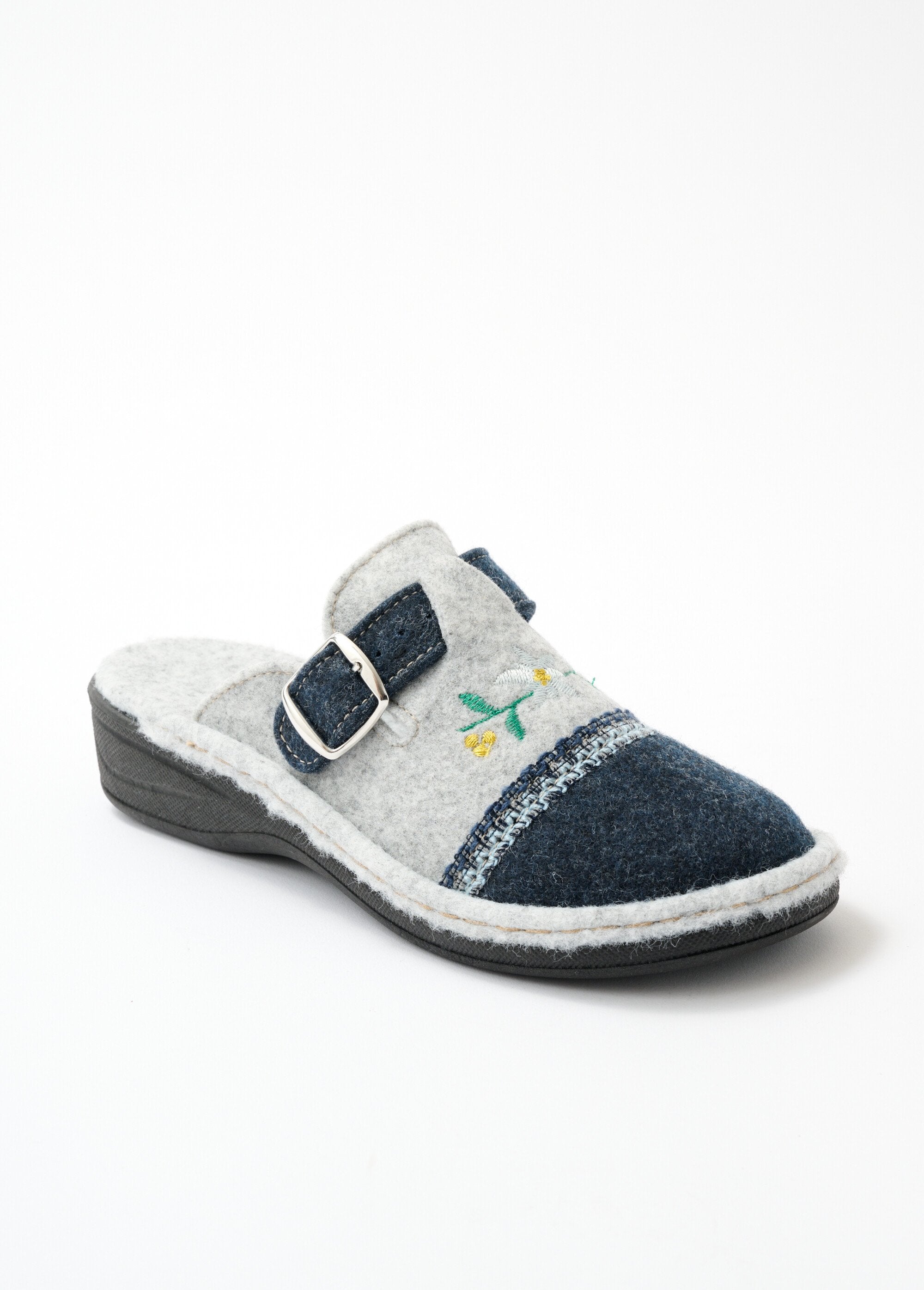 Pantuflas_tipo_zueco_con_bordado_de_ancho_cómodo_Gris_y_azul_marino_FA1_slim