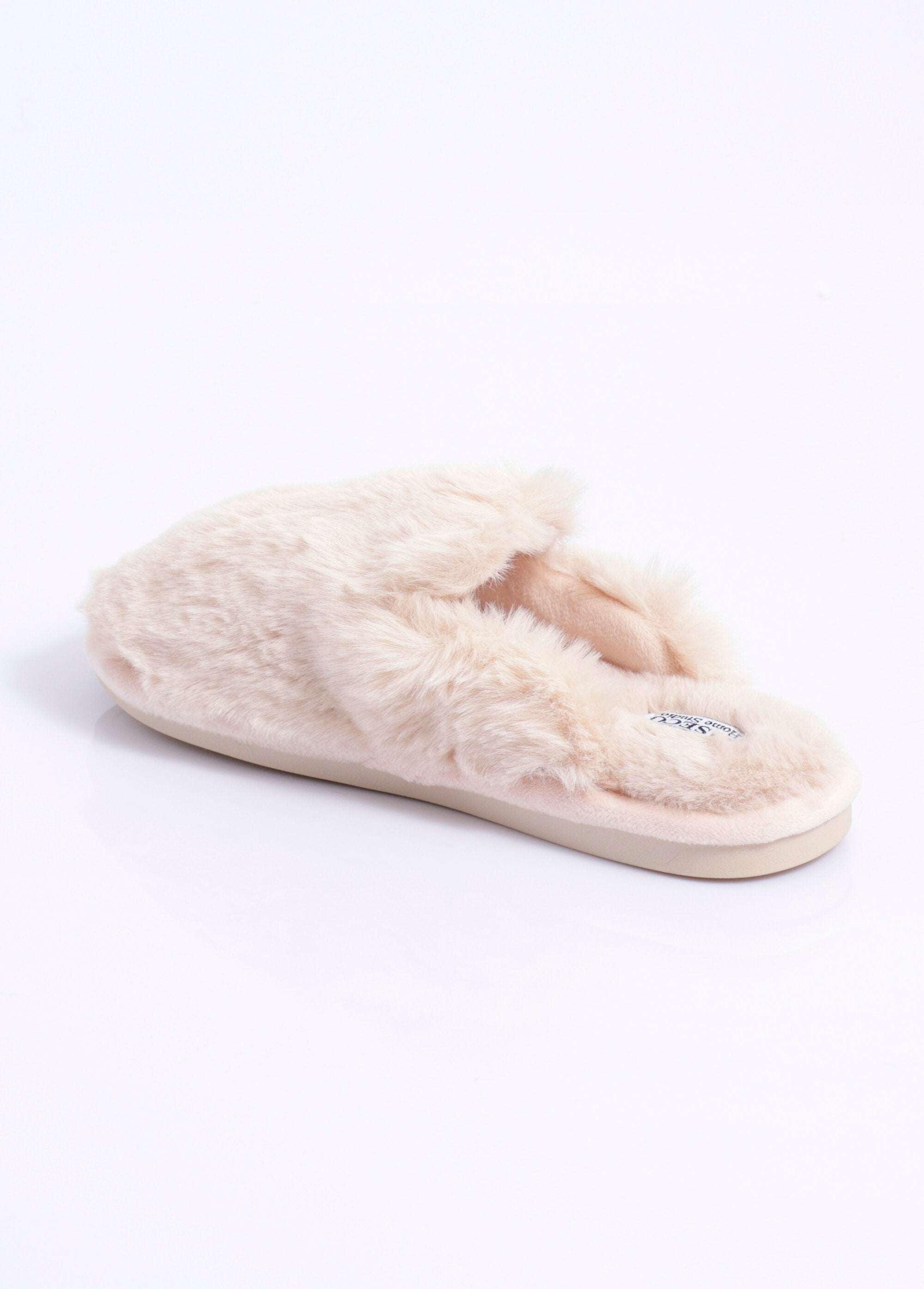 Pantuflas_mule_de_piel_suave_y_cálida_Beige_DO1_slim