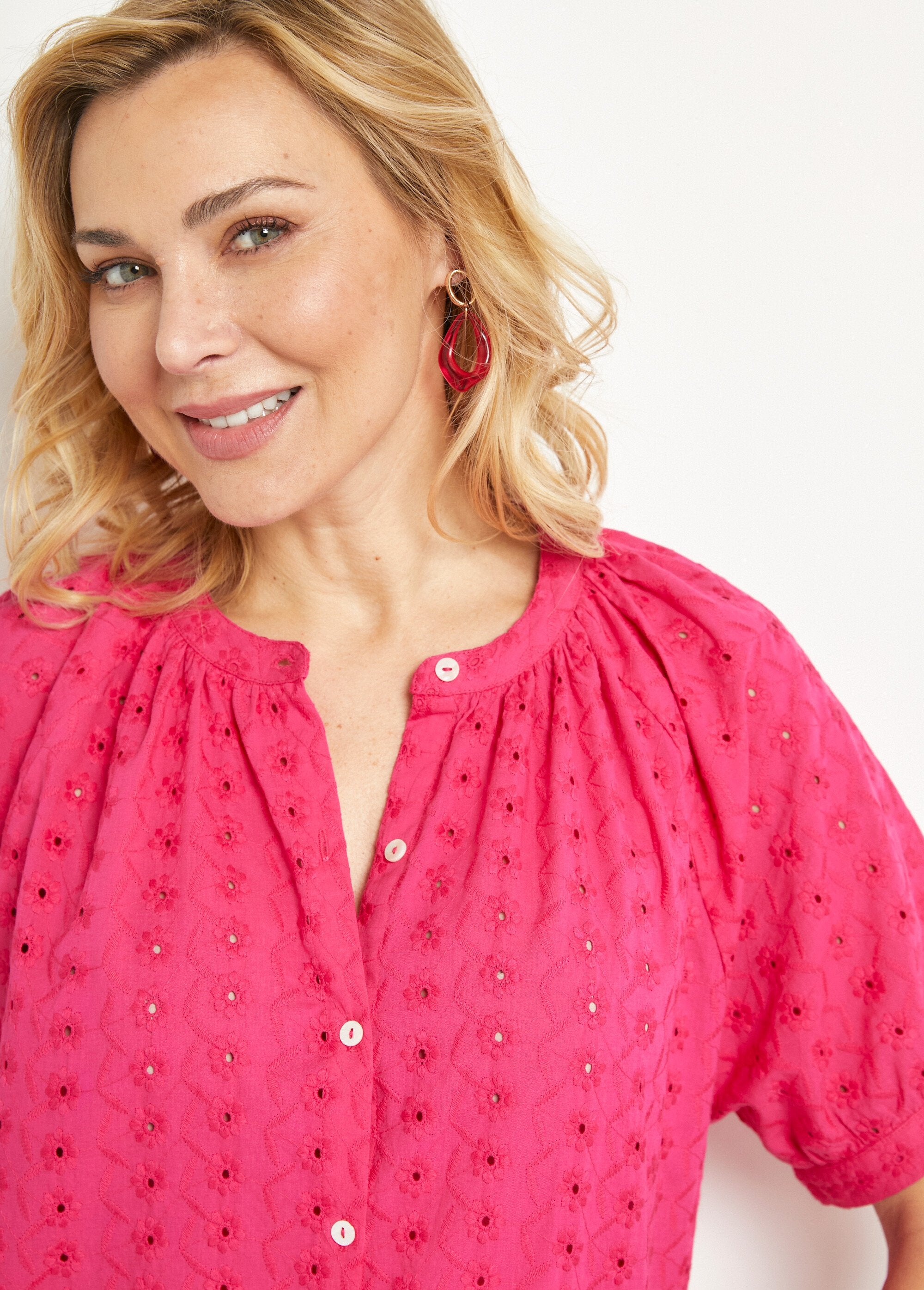 Blusa_holgada_de_algodón_bordada_sin_cuello_Fucsia_DE1_slim