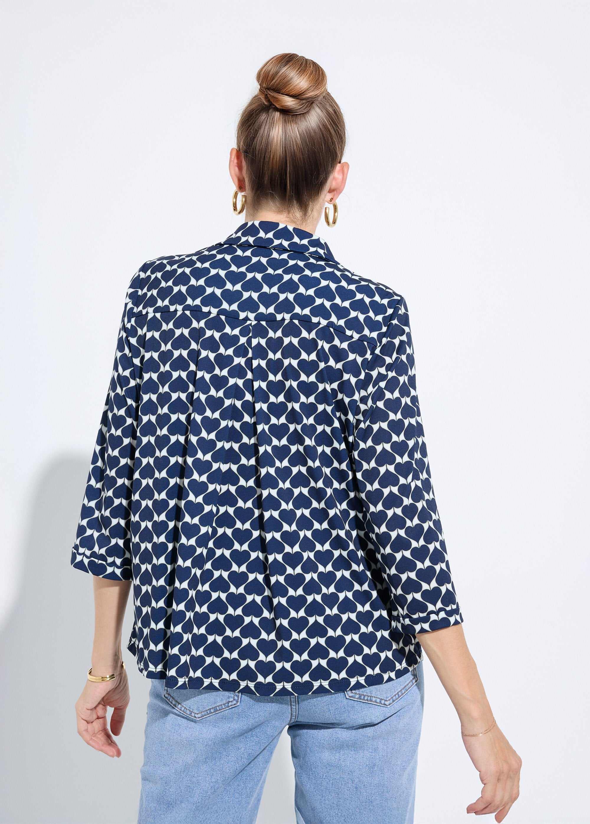 Blusa_fluida_con_corazones_y_cuello_sastre_Marina_DO1_slim
