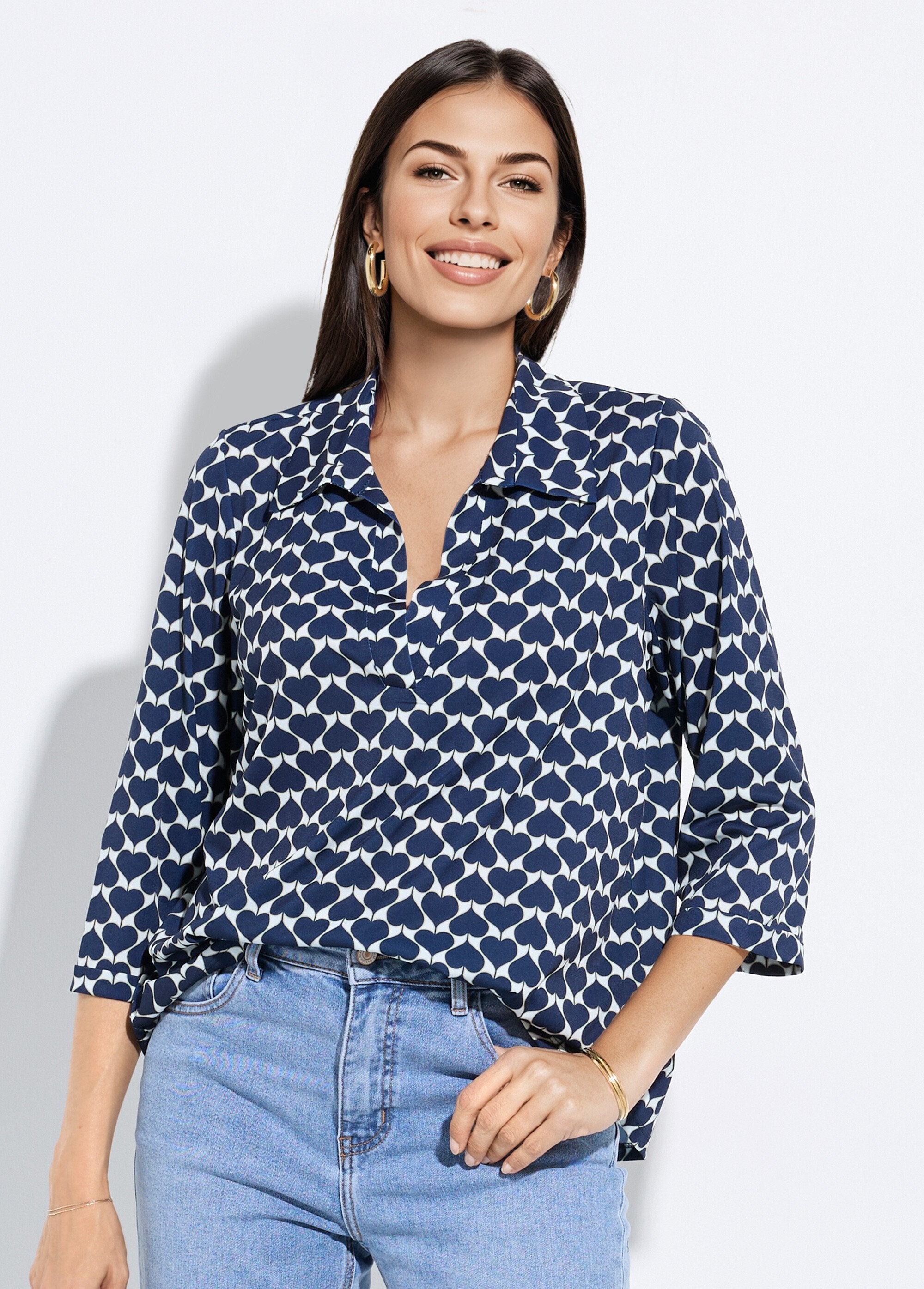 Blusa_fluida_con_corazones_y_cuello_sastre_Marina_FA1_slim