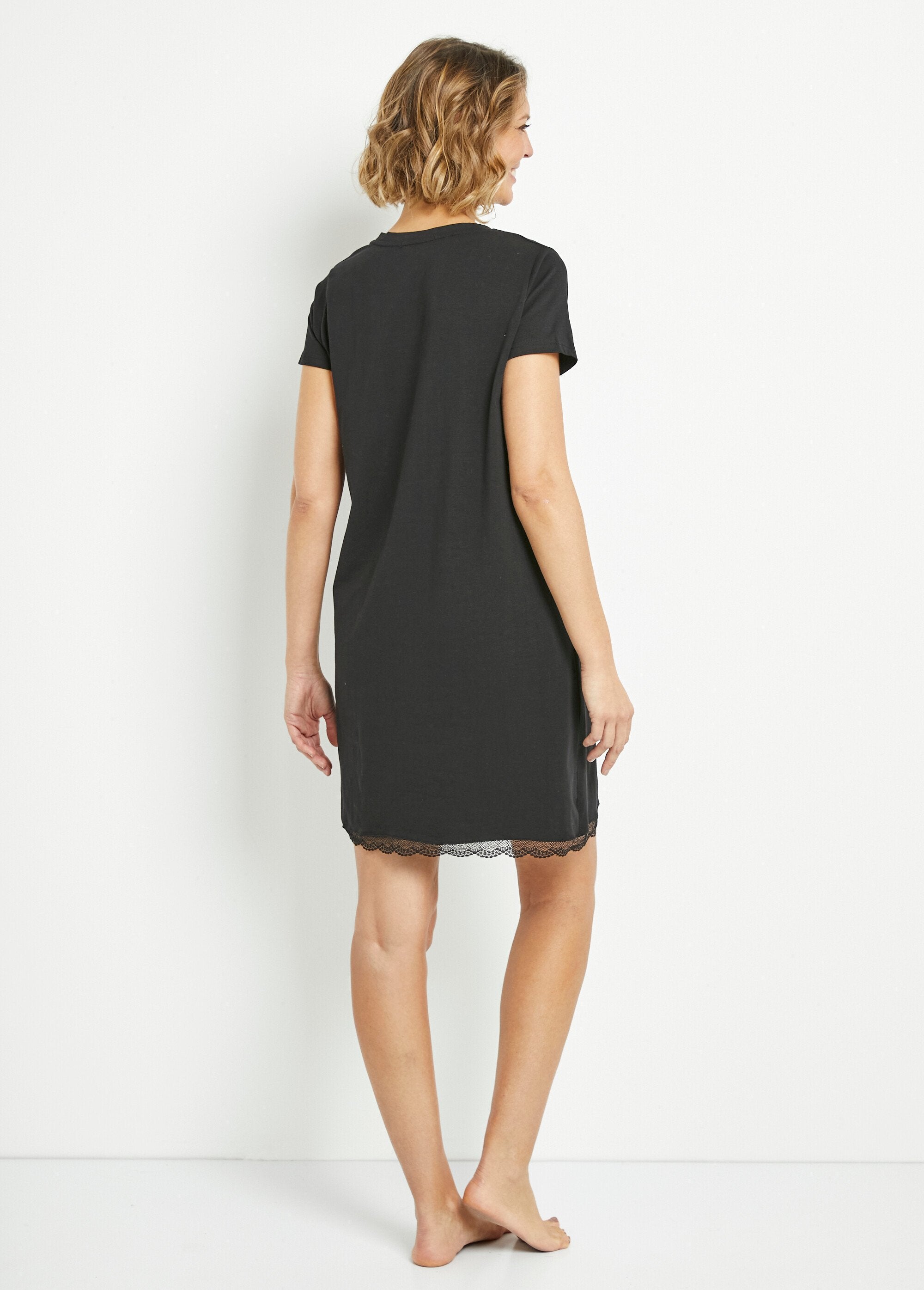 Camisón_de_manga_corta_y_encaje_Negro_DO1_slim