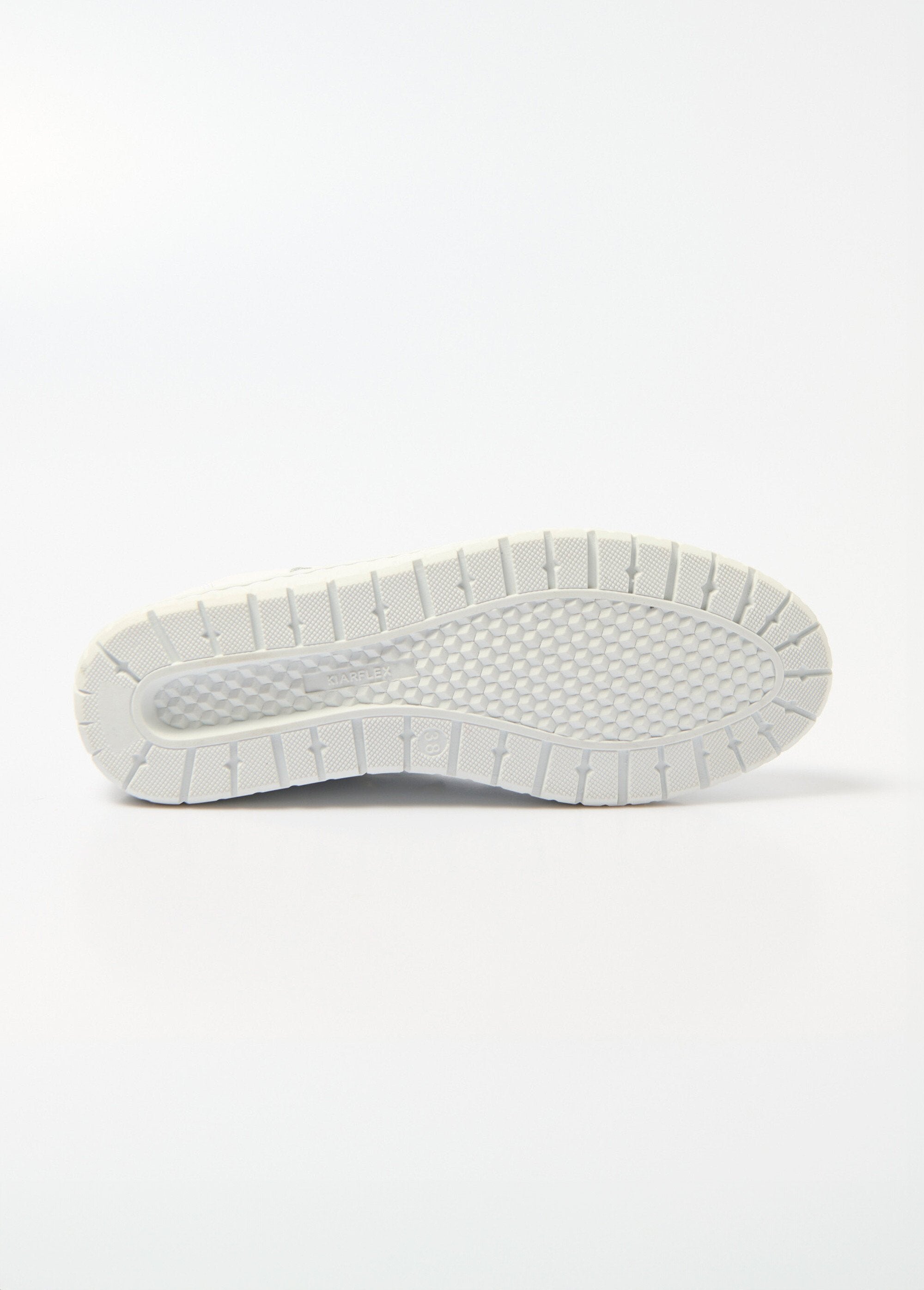 Derbys_de_piel_perforada_con_cordones_y_ancho_cómodo_Blanco,_Blanca_UN1_slim