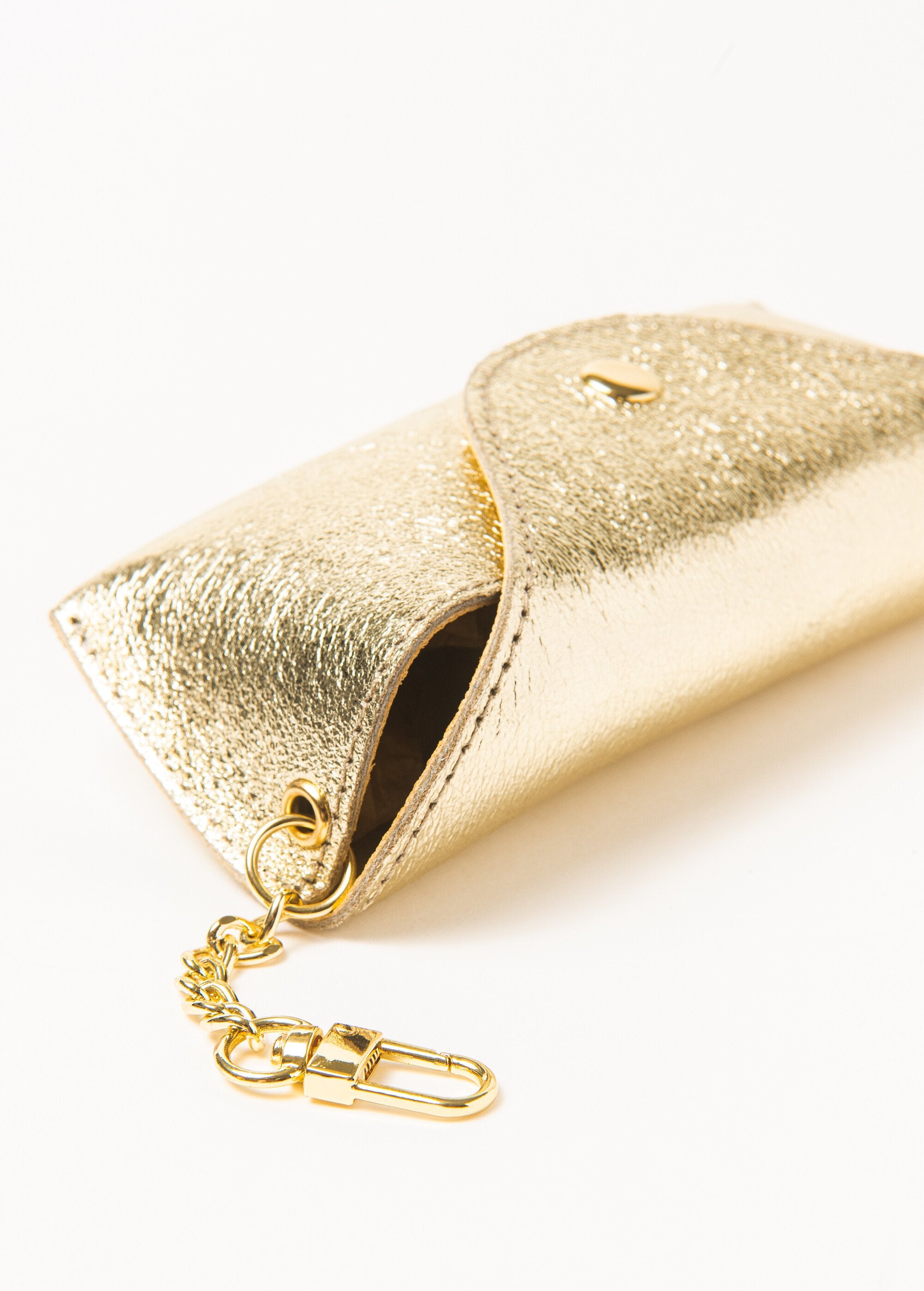 Estuche_para_gafas_de_piel_con_cadena._Dorado_DE2_slim