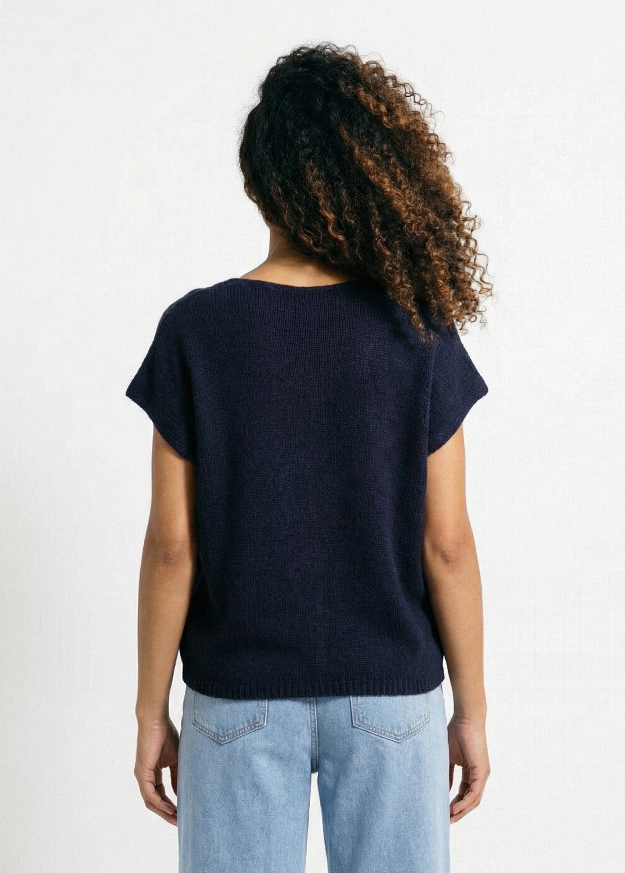 Chaleco_de_manga_corta_con_botones_metálicos_Marina_DO1_slim