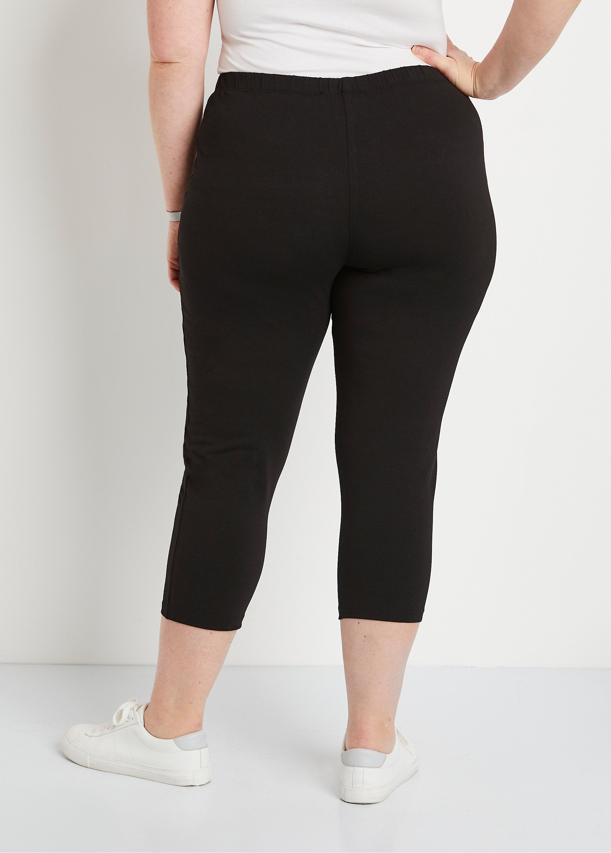 Legging_corto_de_algodón_con_cintura_elástica_Negro_DO1_curvy