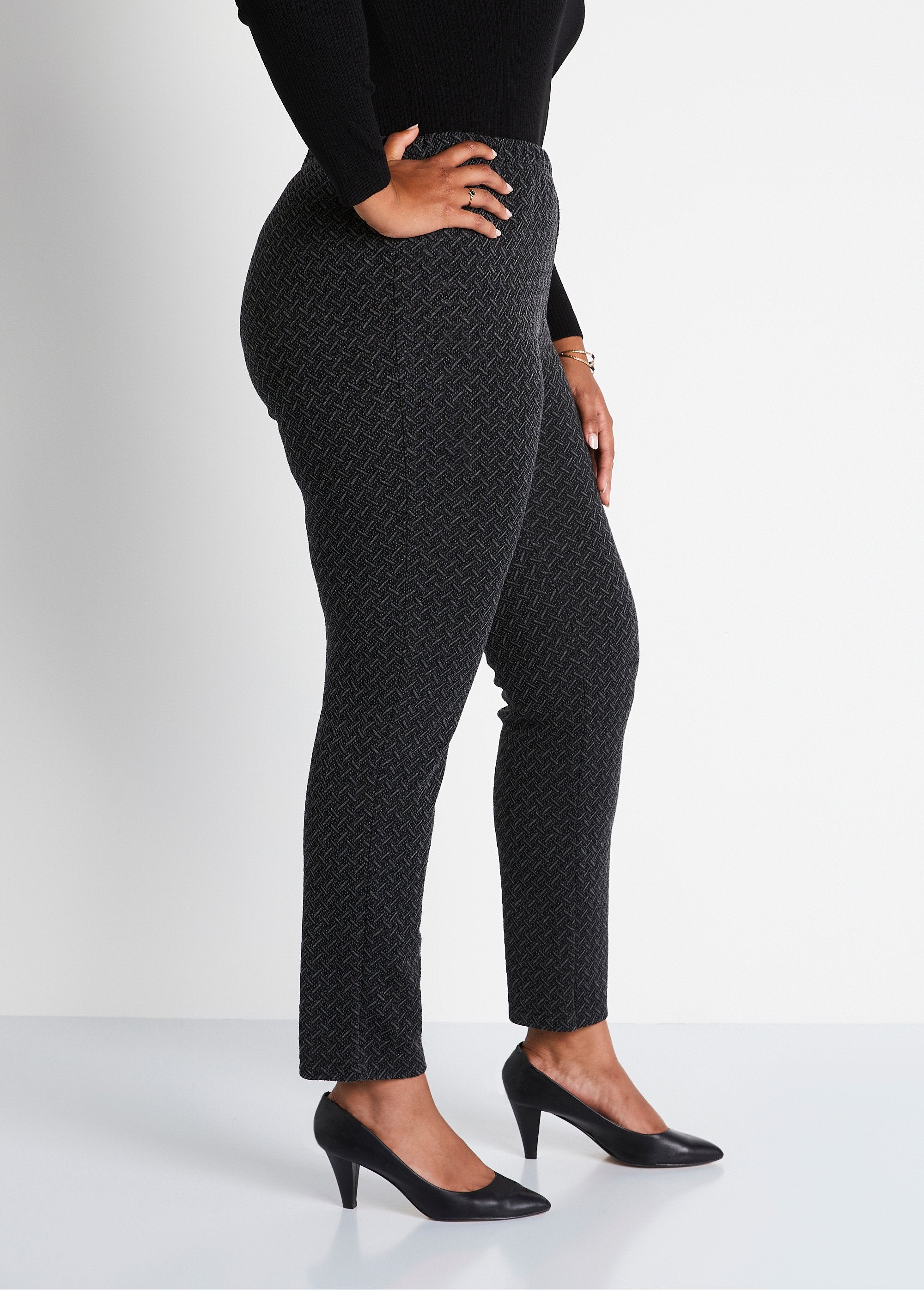 Legging_recto_con_cinturilla_elástica_y_lana._Negro_y_antracita_DR1_curvy