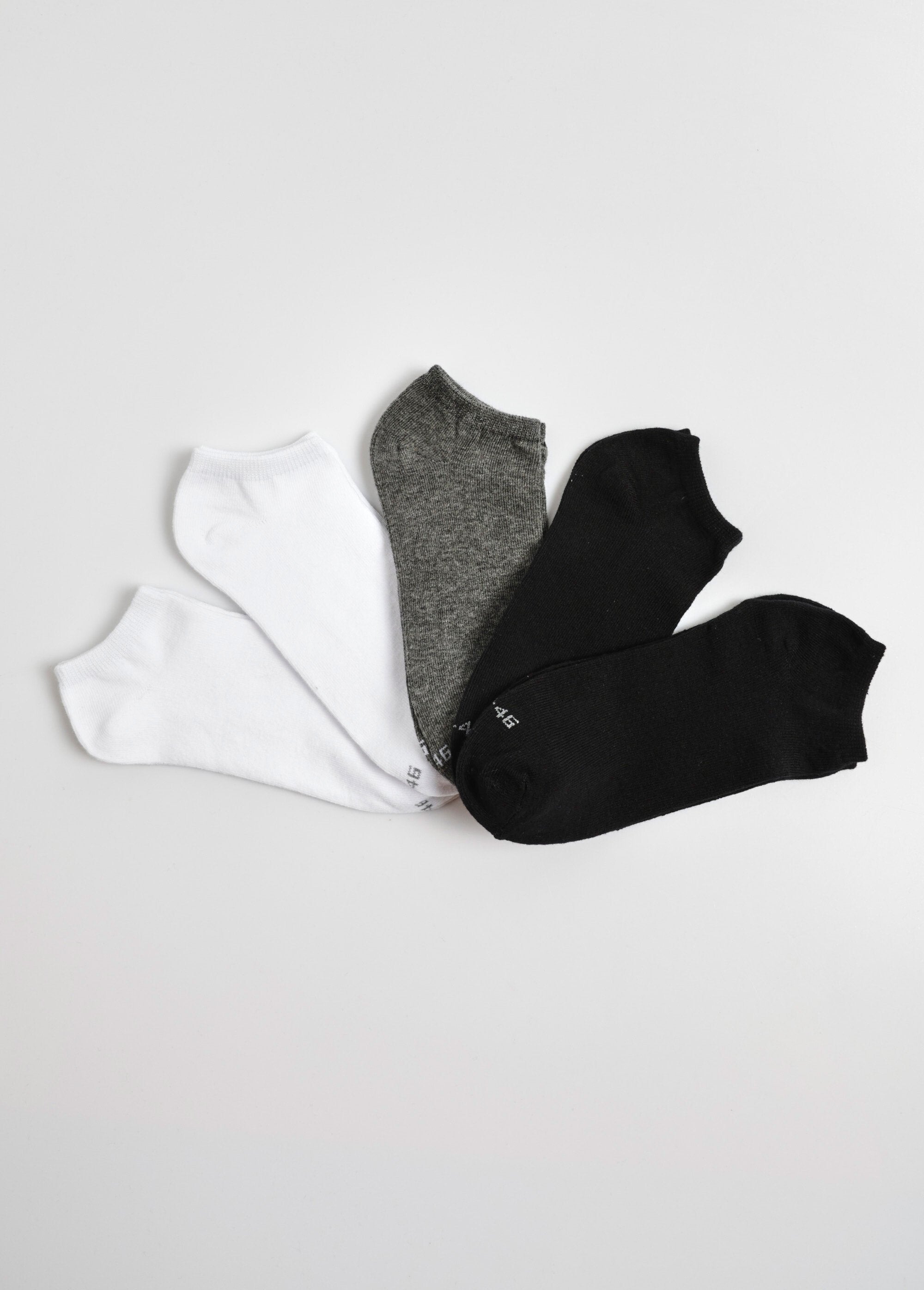 Pack_de_5_calcetines,_colores_surtidos_Blanco_y_gris_y_negro_FA1_slim